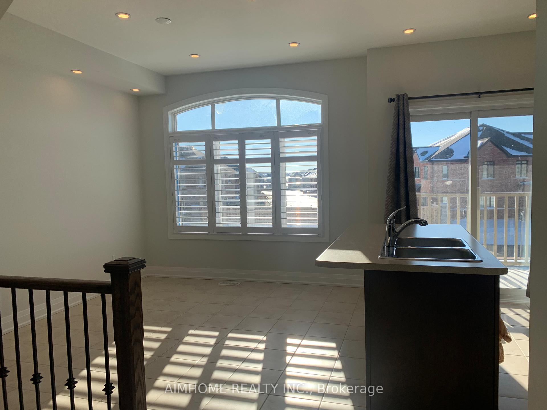 Photo 5 of 12 Summerbeam Way, Brampton, Bram West — HOMEH