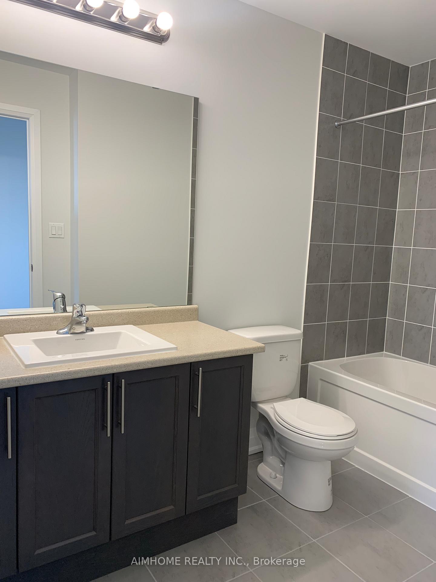 Photo 14 of 12 Summerbeam Way, Brampton, Bram West — HOMEH