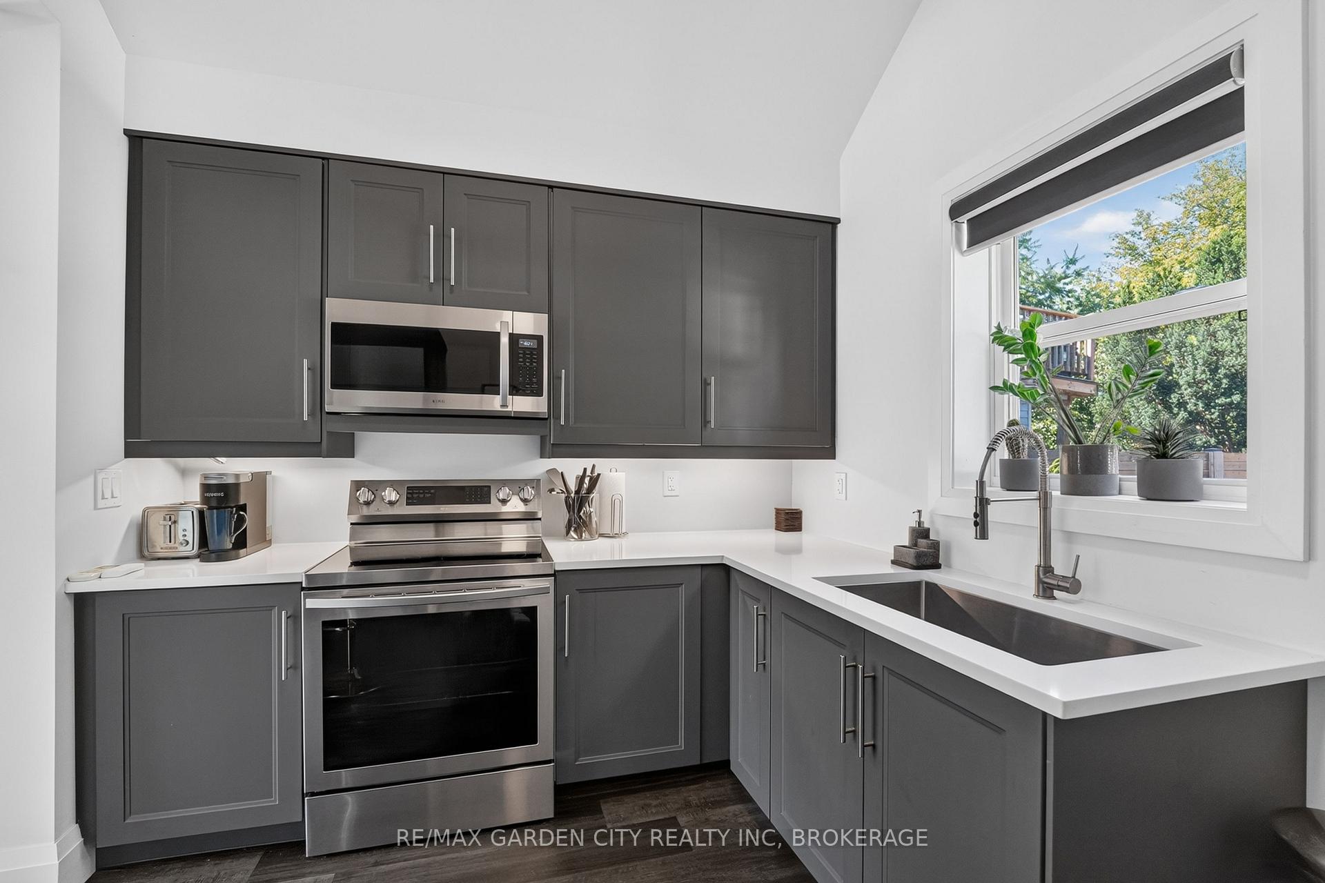 Photo 22 of 135 Lake Street, St. Catharines, Downtown — HOMEH
