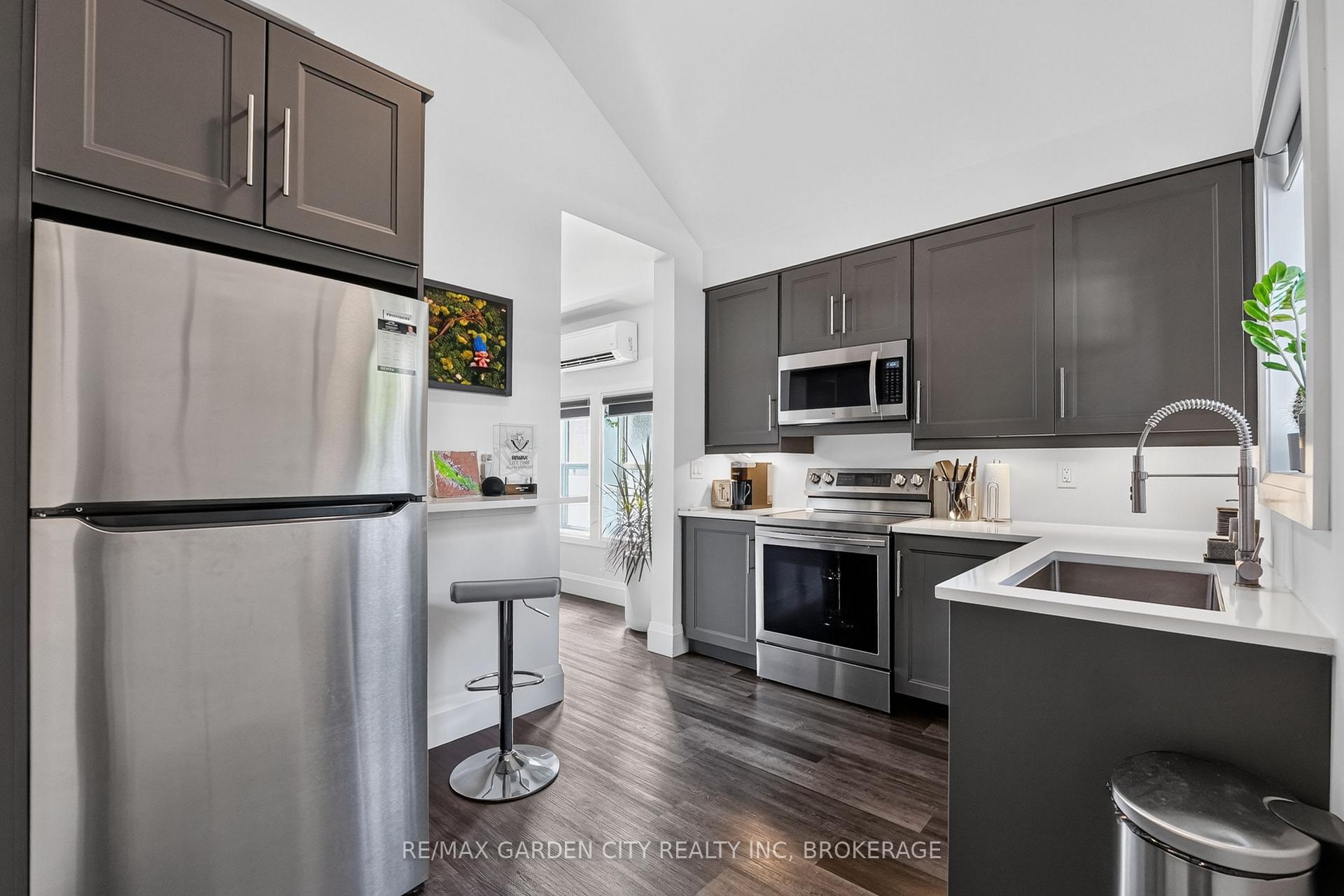 Photo 23 of 135 Lake Street, St. Catharines, Downtown — HOMEH