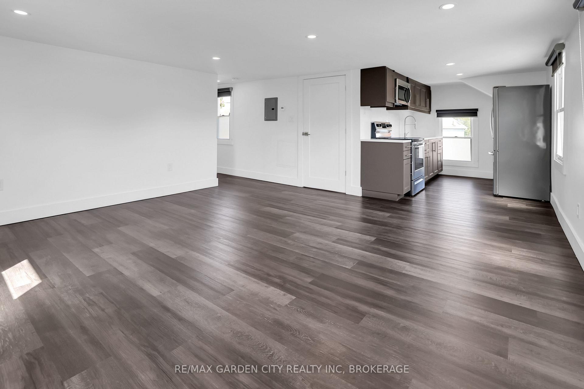 Photo 38 of 135 Lake Street, St. Catharines, Downtown — HOMEH