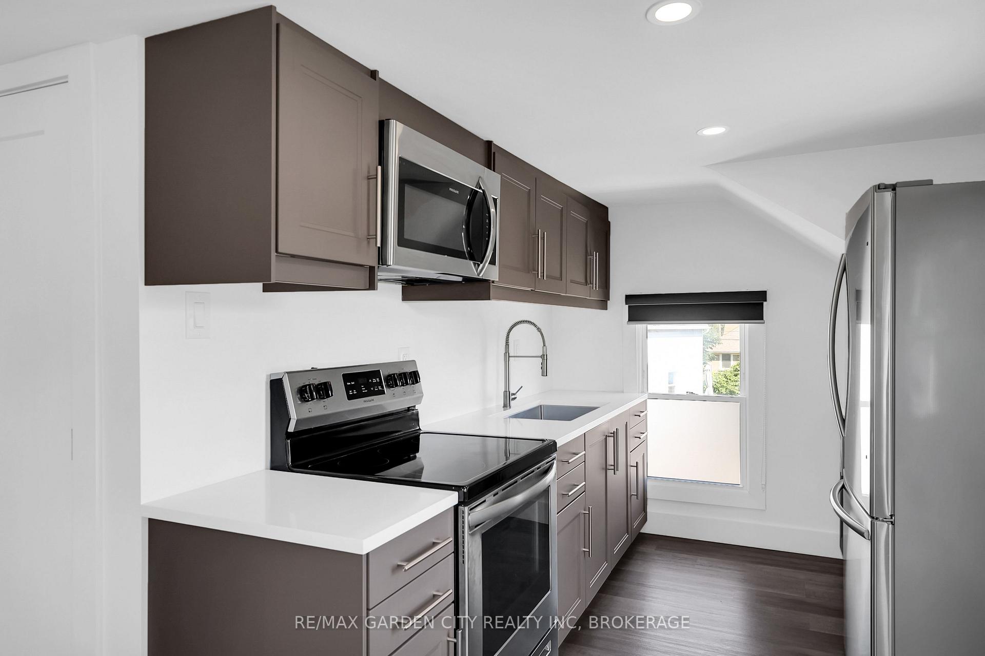 Photo 39 of 135 Lake Street, St. Catharines, Downtown — HOMEH