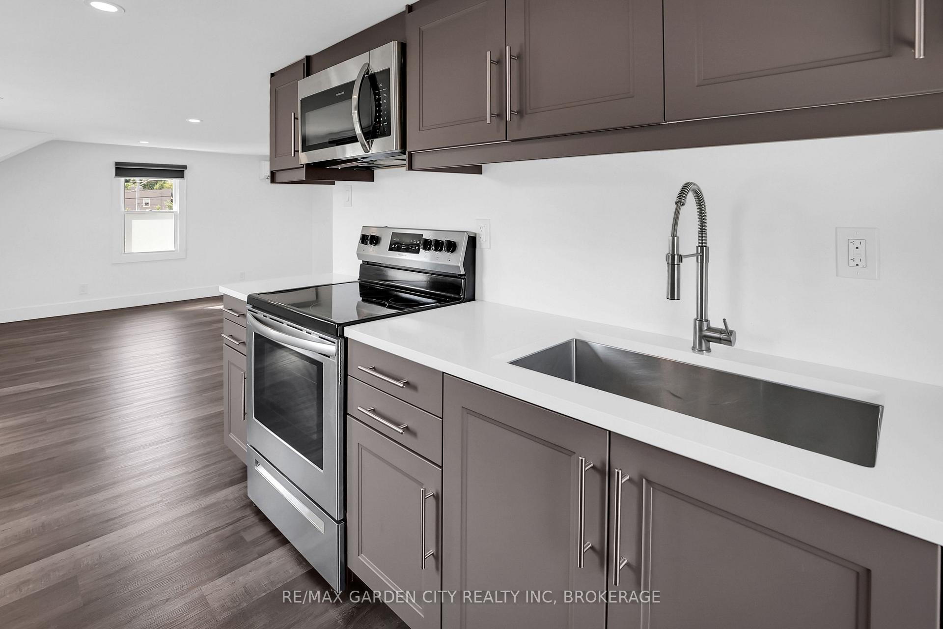 Photo 40 of 135 Lake Street, St. Catharines, Downtown — HOMEH