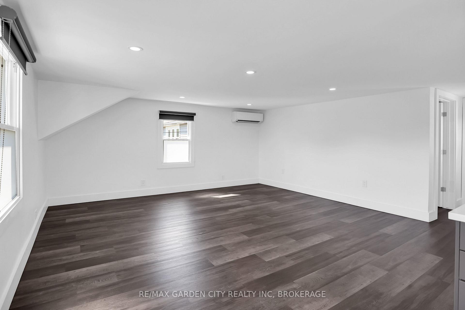 Photo 41 of 135 Lake Street, St. Catharines, Downtown — HOMEH