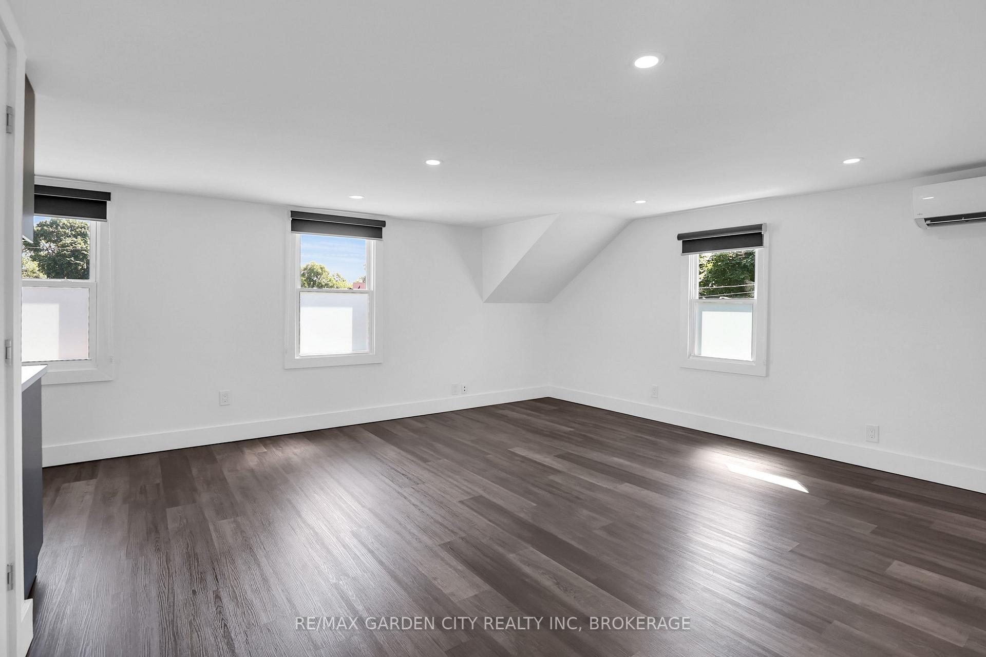 Photo 42 of 135 Lake Street, St. Catharines, Downtown — HOMEH