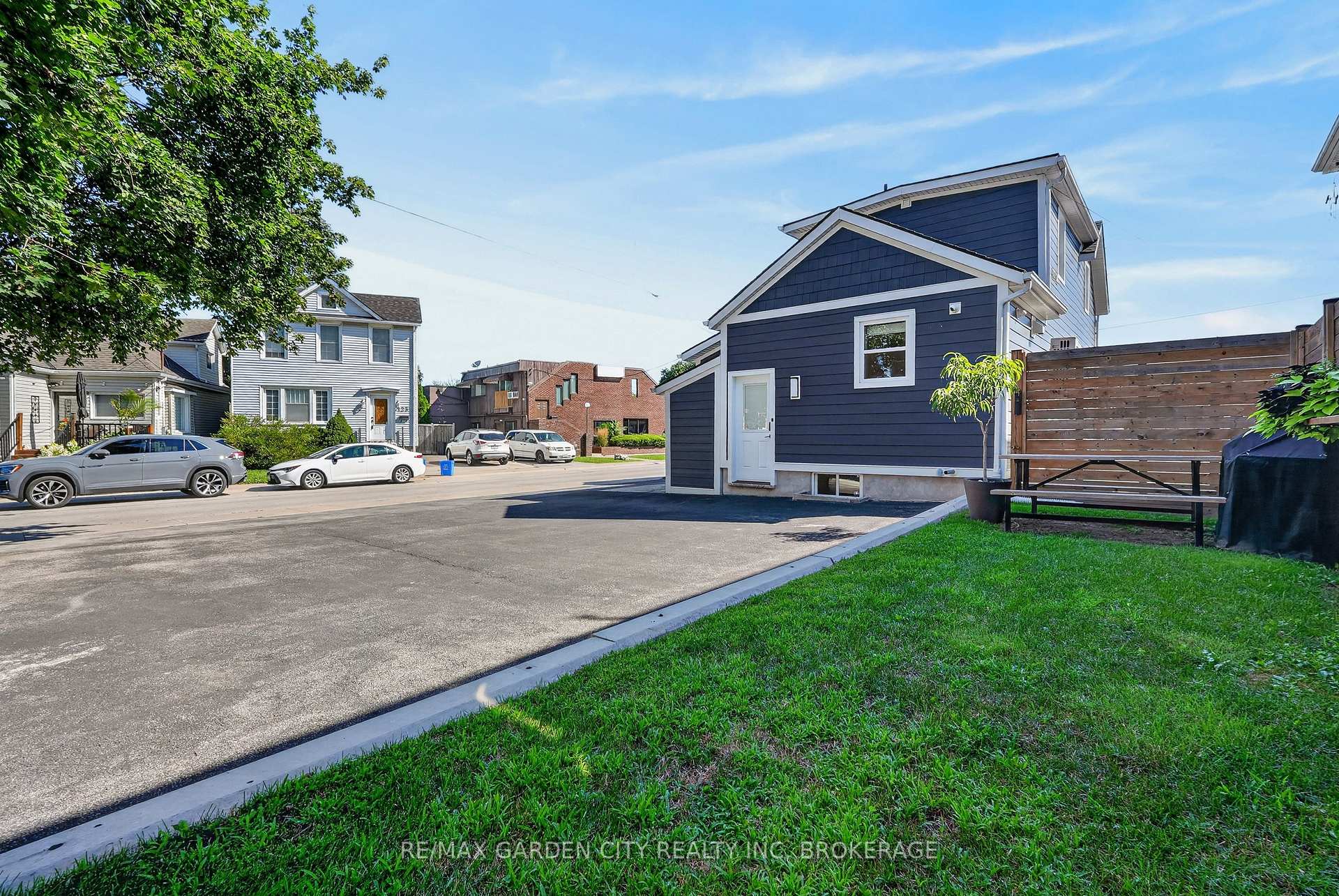 Photo 52 of 135 Lake Street, St. Catharines, Downtown — HOMEH