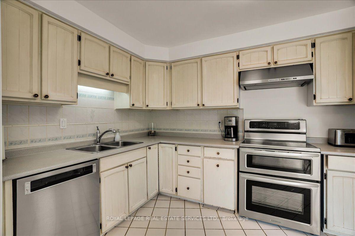 Photo 10 of Unit 12, 12 Quail Valley Drive, Markham, German Mills — HOMEH