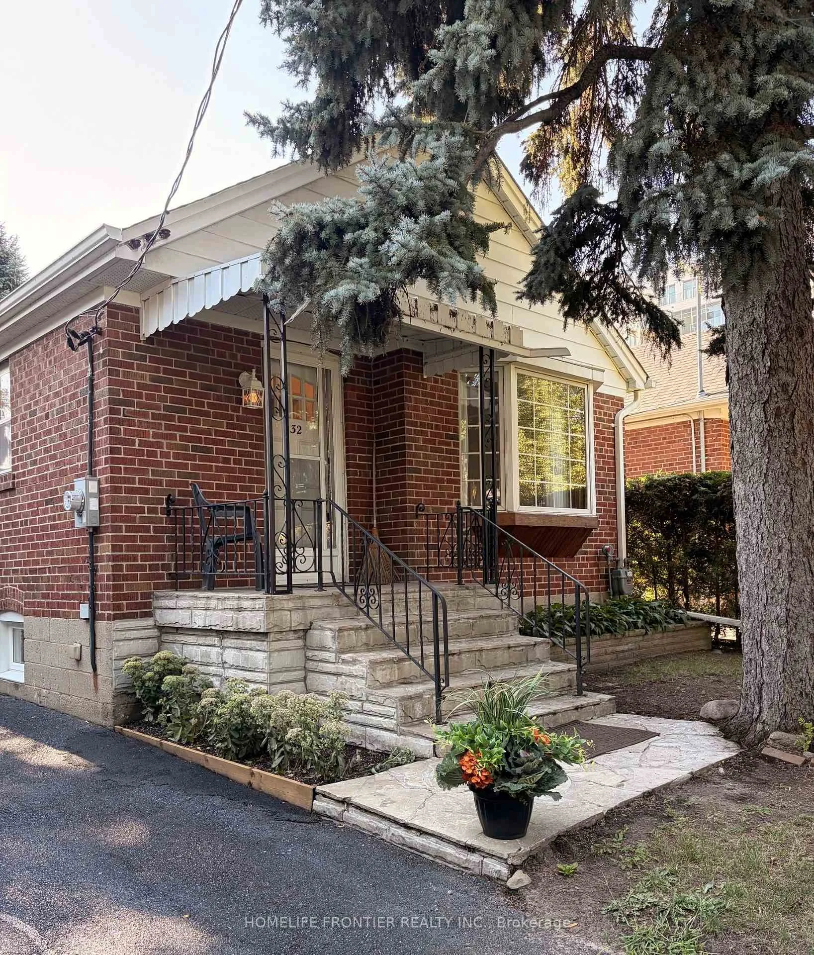 Front of 132 Wesley Street