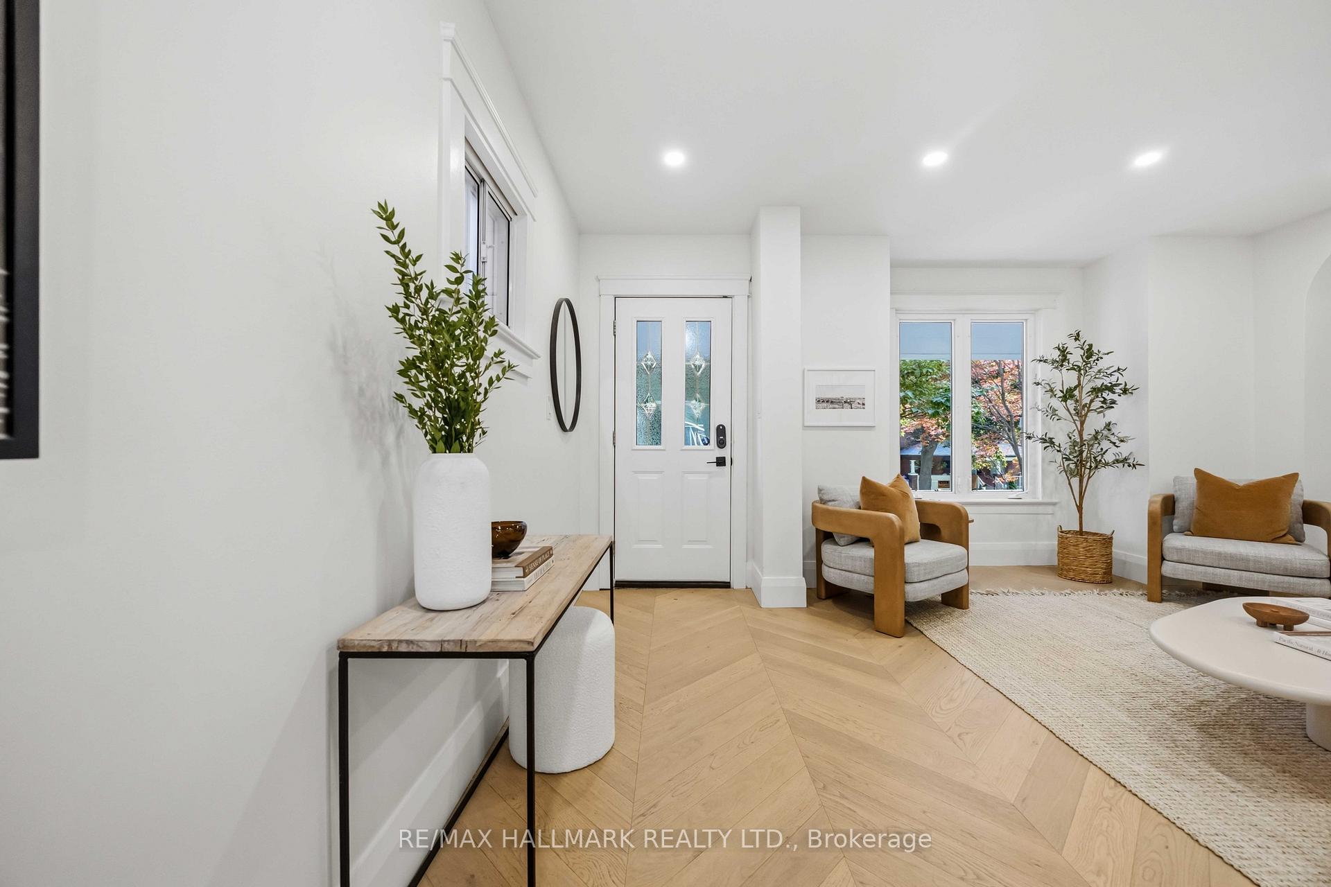 Photo 4 of 192 Wineva Avenue, Toronto, The Beaches — HOMEH