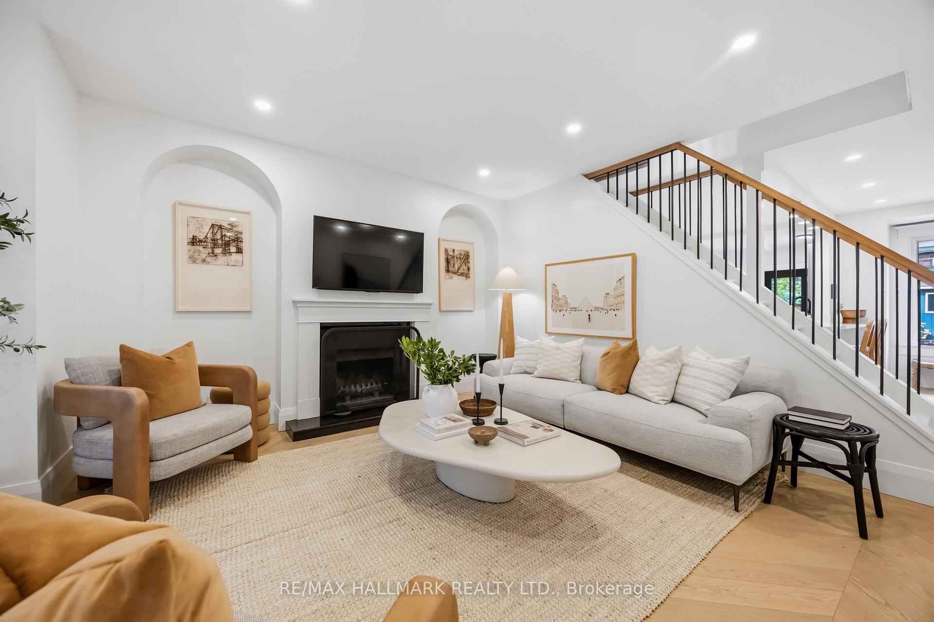 Photo 6 of 192 Wineva Avenue, Toronto, The Beaches — HOMEH