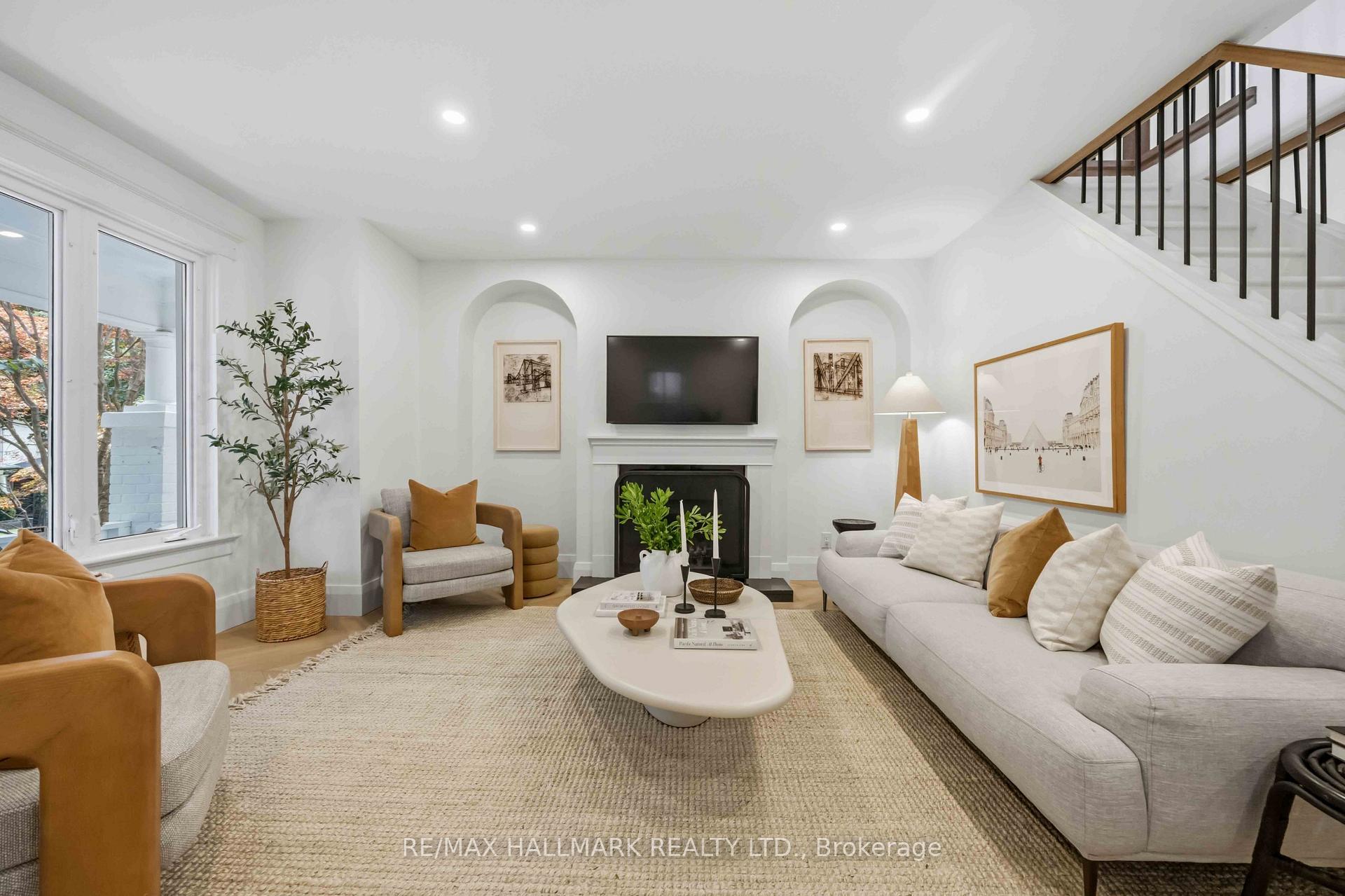 Photo 7 of 192 Wineva Avenue, Toronto, The Beaches — HOMEH