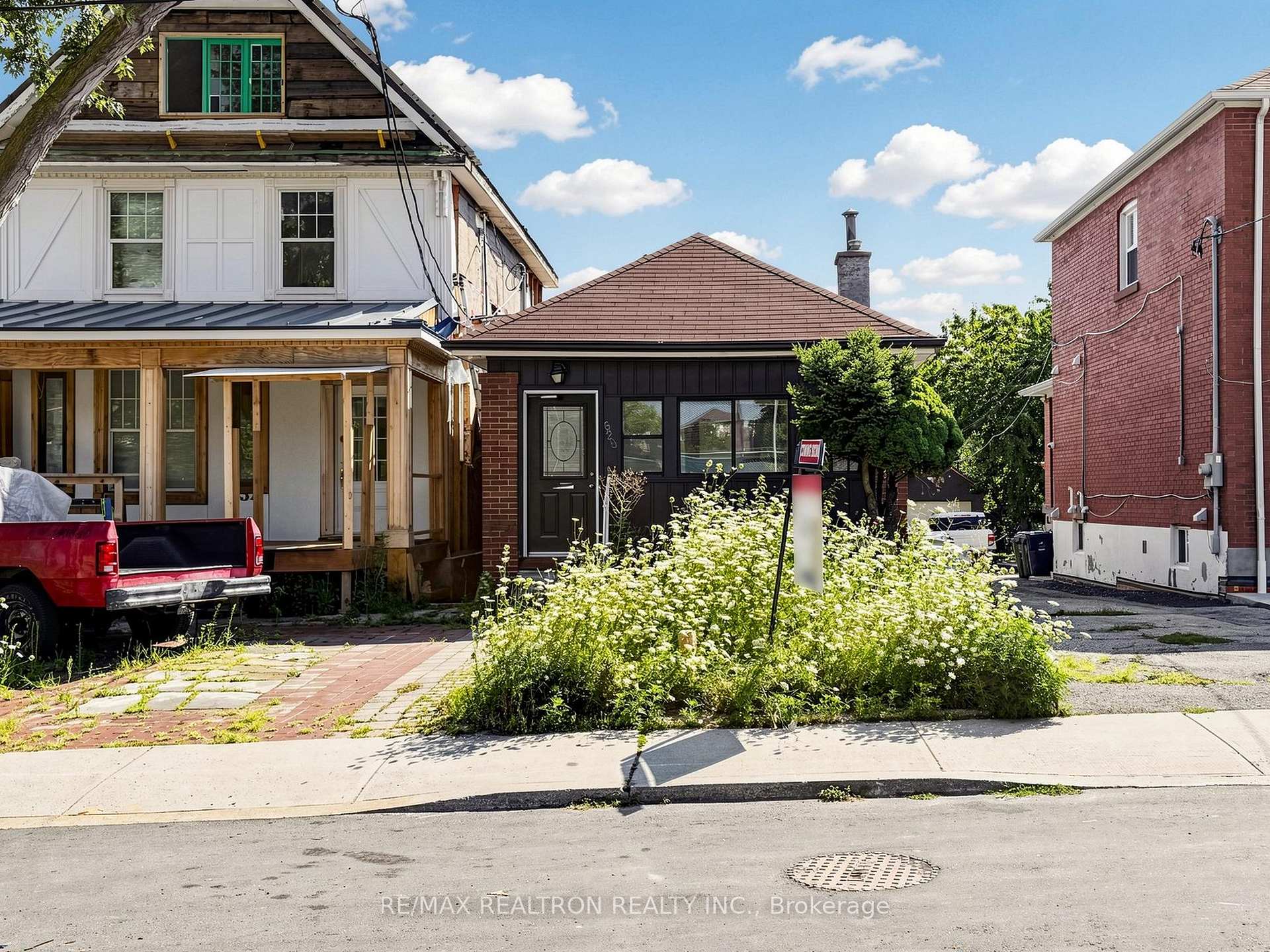 Photo 10 of 529 Winona Drive, Toronto, Oakwood Village — HOMEH