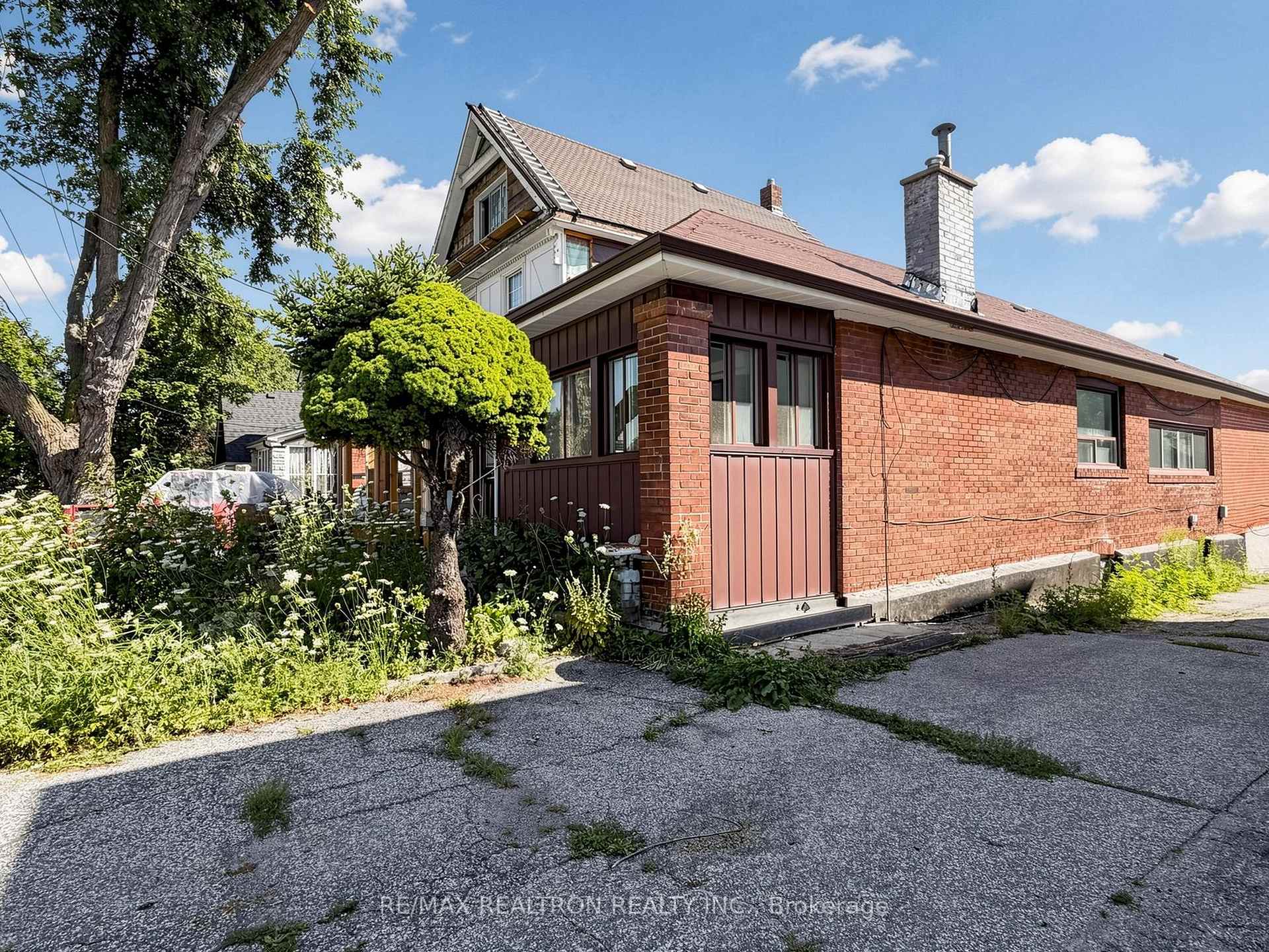 Photo 12 of 529 Winona Drive, Toronto, Oakwood Village — HOMEH