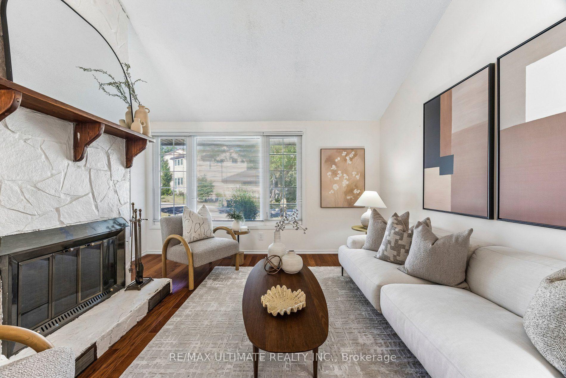 Photo 4 of 7 Pumfrey Crescent, Etobicoke, Mount Olive-Silverstone-Jamestown — HOMEH