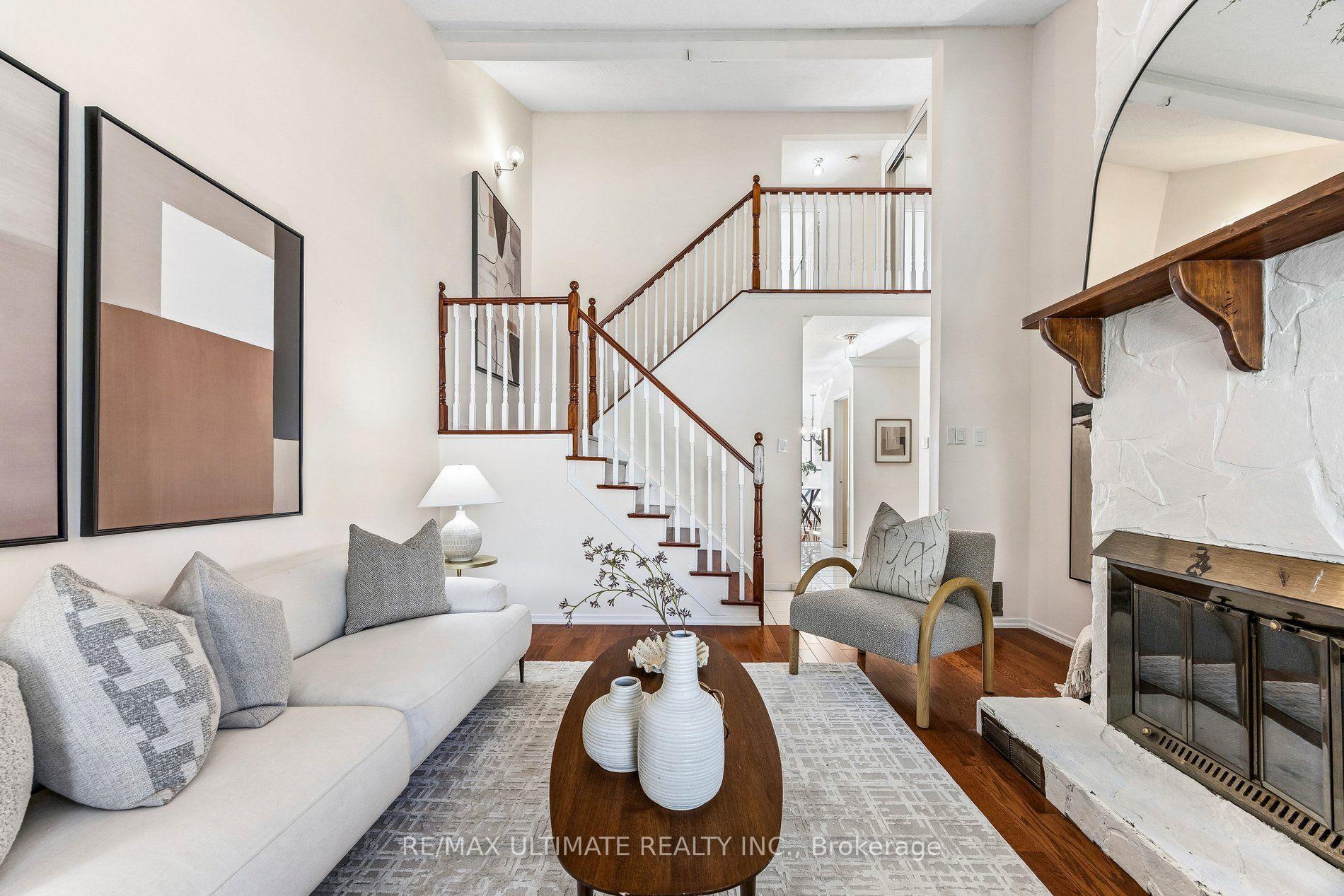 Photo 5 of 7 Pumfrey Crescent, Etobicoke, Mount Olive-Silverstone-Jamestown — HOMEH