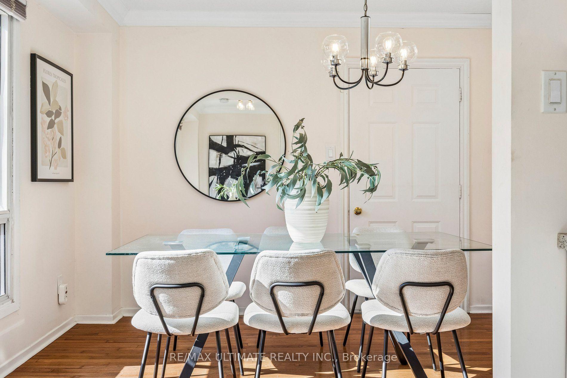Photo 8 of 7 Pumfrey Crescent, Etobicoke, Mount Olive-Silverstone-Jamestown — HOMEH