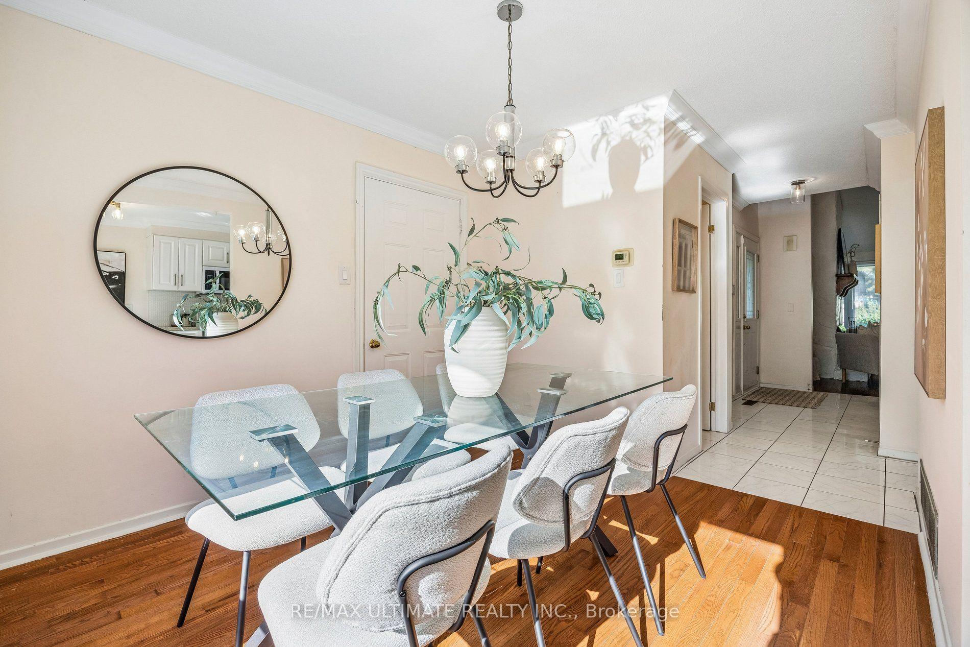 Photo 9 of 7 Pumfrey Crescent, Etobicoke, Mount Olive-Silverstone-Jamestown — HOMEH