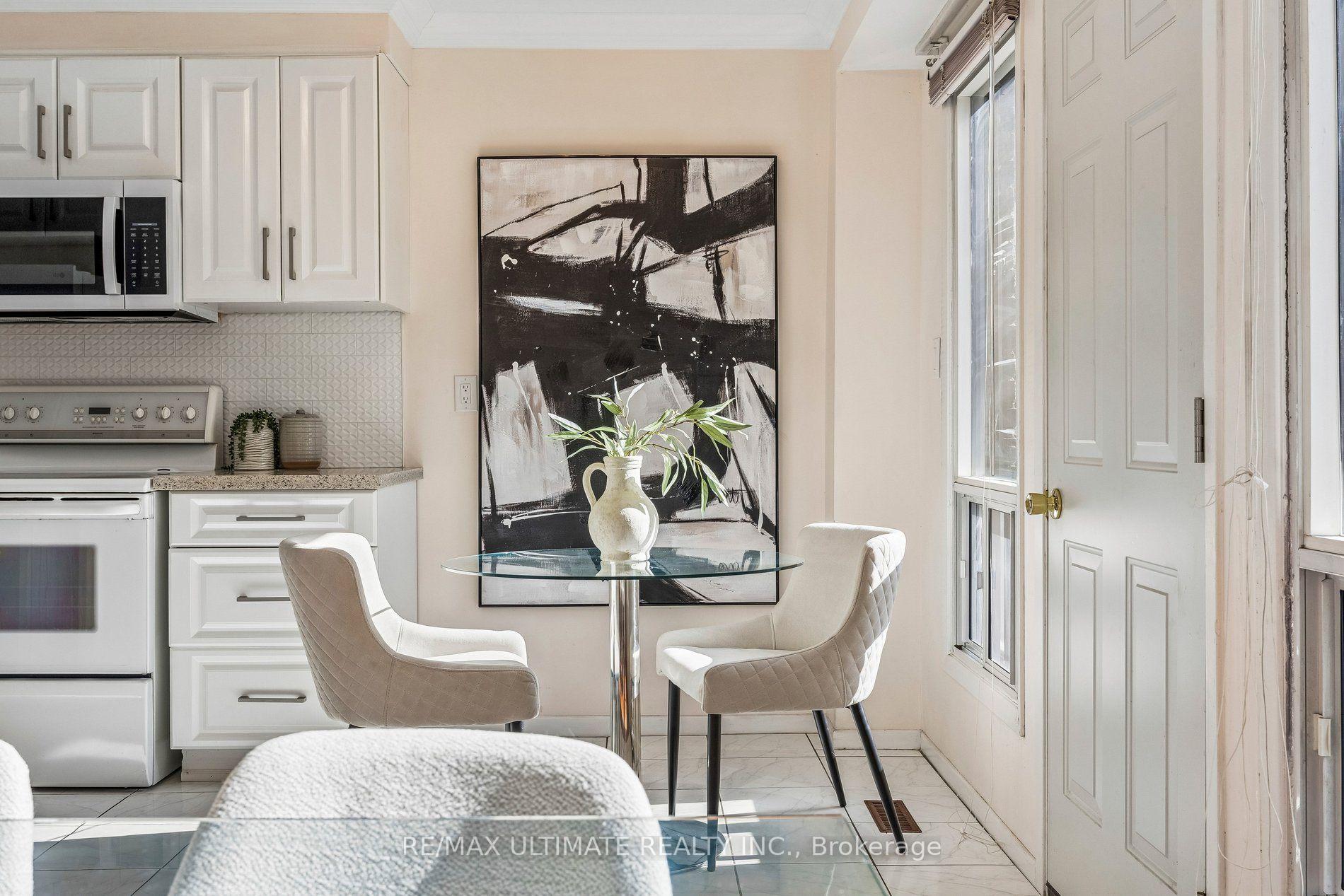 Photo 14 of 7 Pumfrey Crescent, Etobicoke, Mount Olive-Silverstone-Jamestown — HOMEH