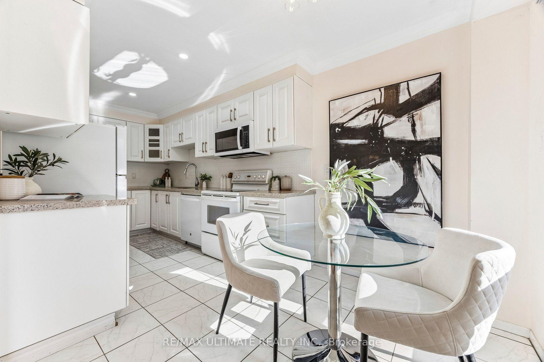 Photo 15 of 7 Pumfrey Crescent, Etobicoke, Mount Olive-Silverstone-Jamestown — HOMEH
