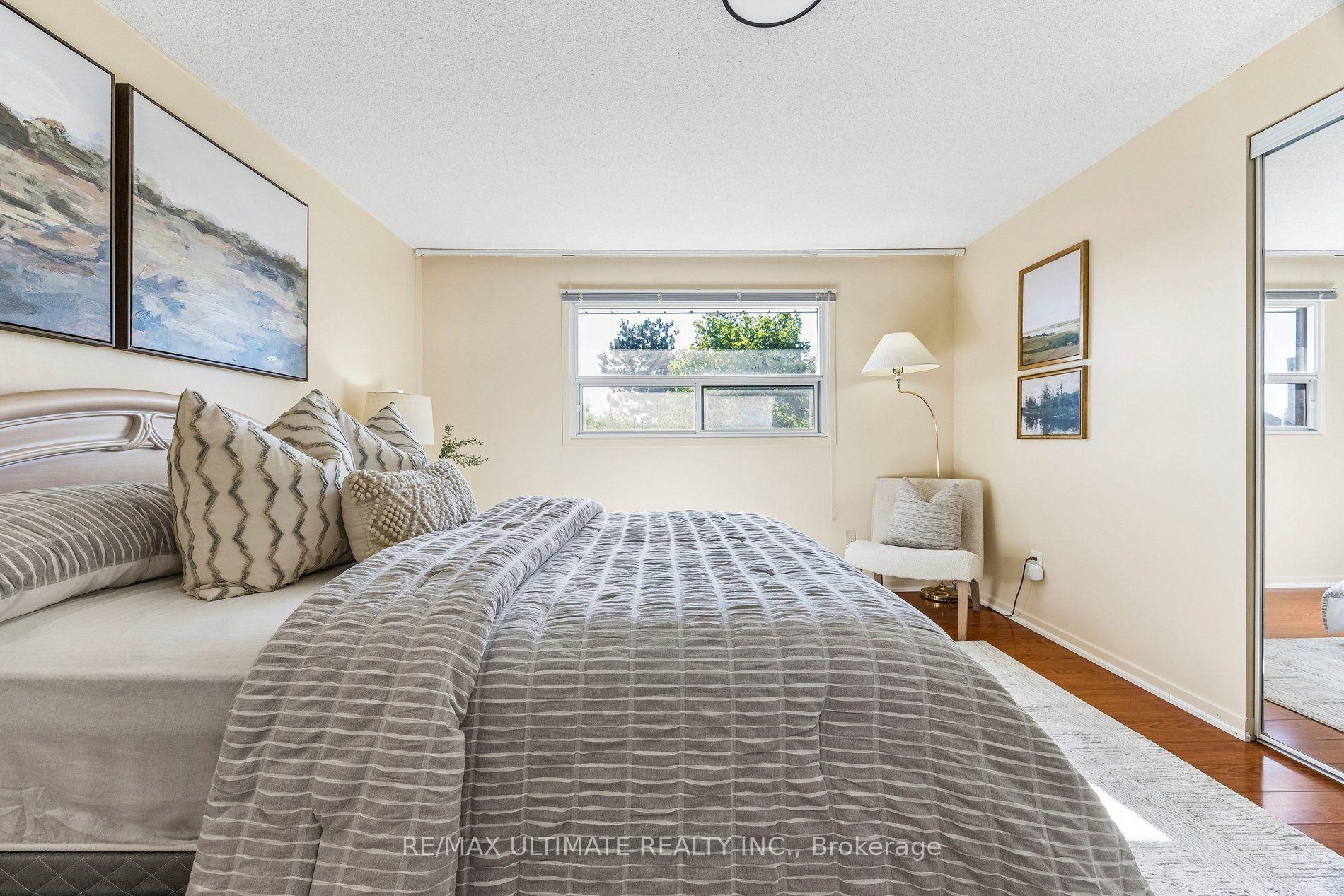 Photo 21 of 7 Pumfrey Crescent, Etobicoke, Mount Olive-Silverstone-Jamestown — HOMEH