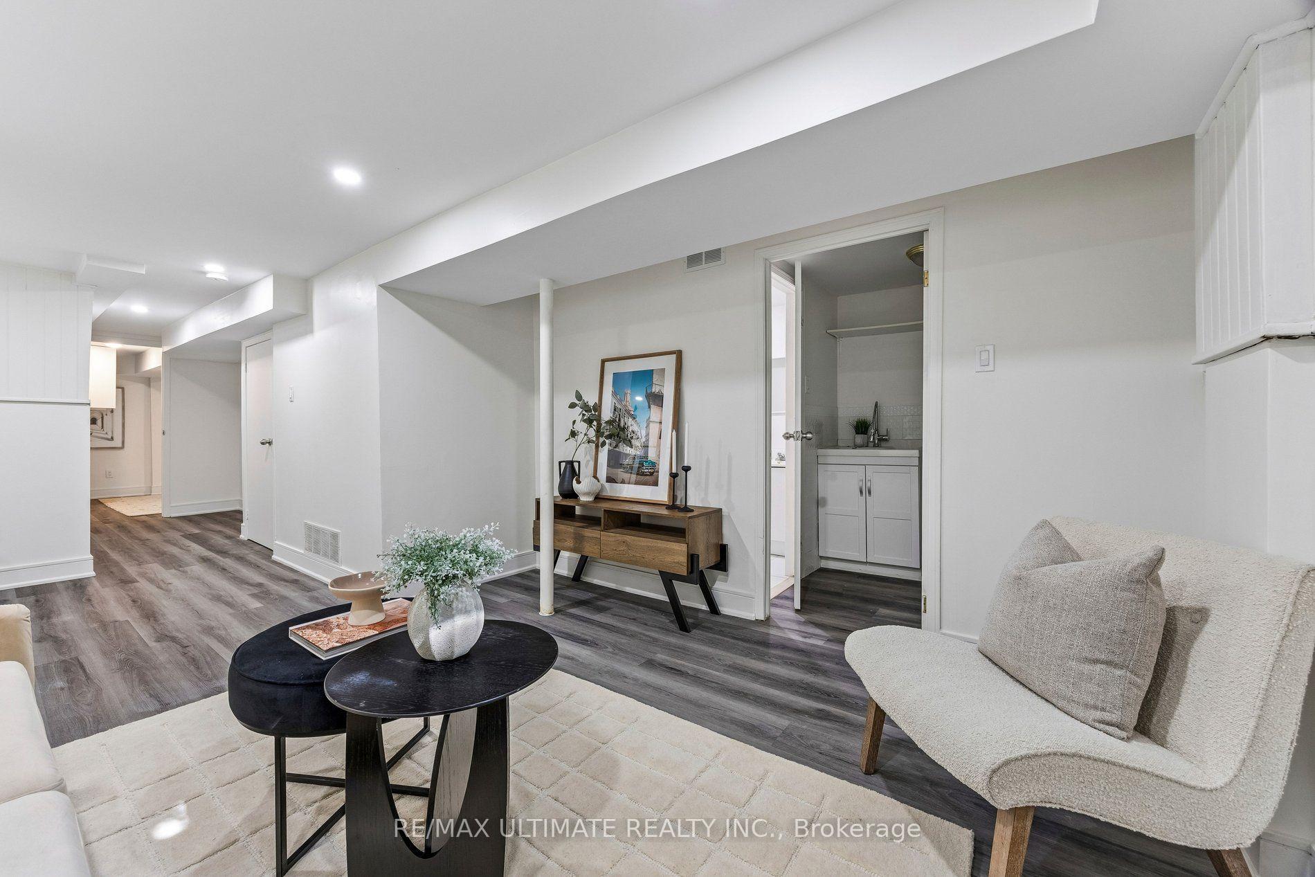 Photo 33 of 7 Pumfrey Crescent, Etobicoke, Mount Olive-Silverstone-Jamestown — HOMEH