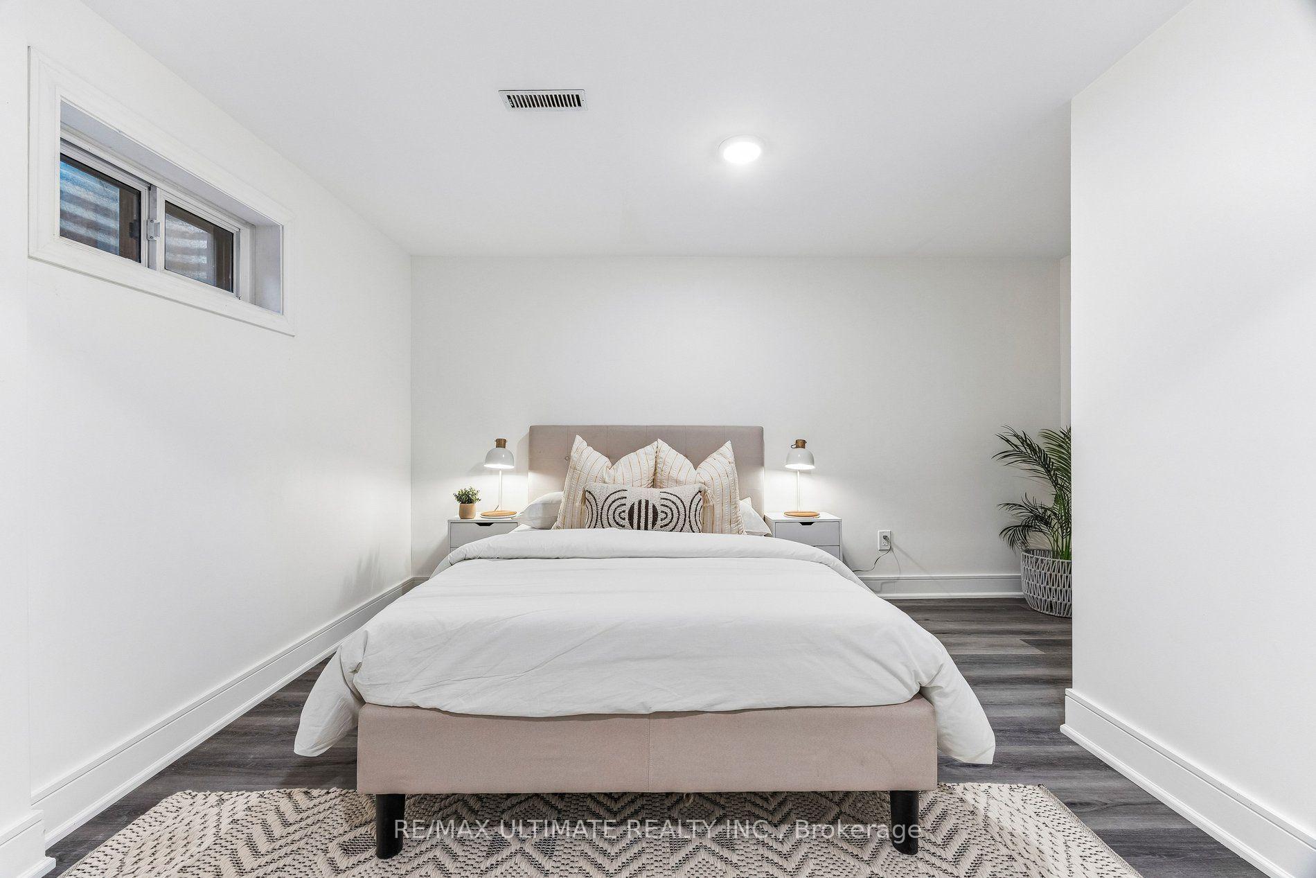 Photo 35 of 7 Pumfrey Crescent, Etobicoke, Mount Olive-Silverstone-Jamestown — HOMEH
