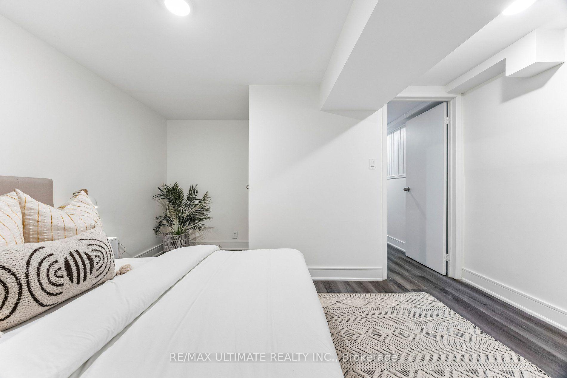 Photo 36 of 7 Pumfrey Crescent, Etobicoke, Mount Olive-Silverstone-Jamestown — HOMEH