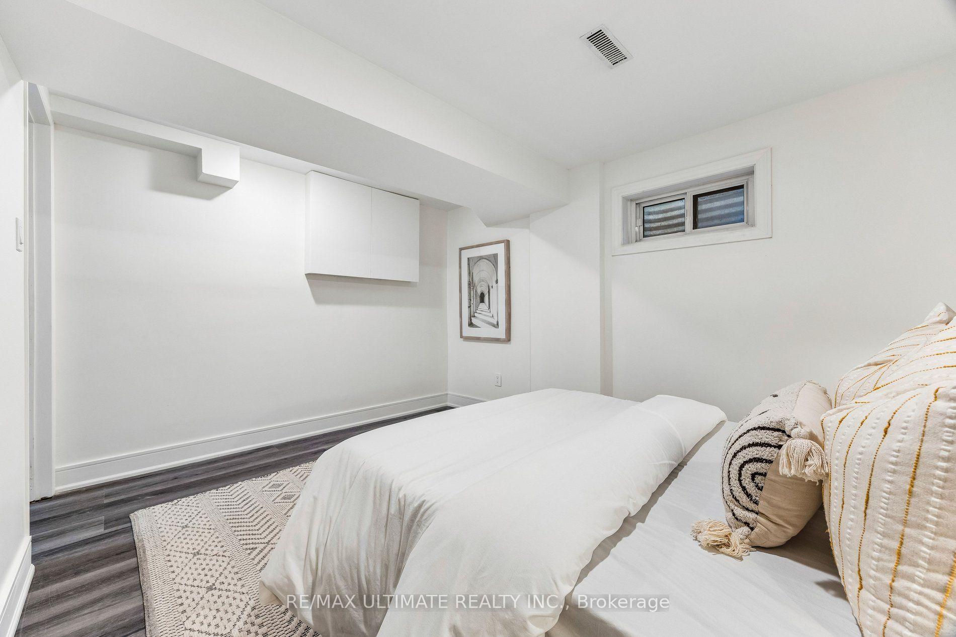 Photo 37 of 7 Pumfrey Crescent, Etobicoke, Mount Olive-Silverstone-Jamestown — HOMEH