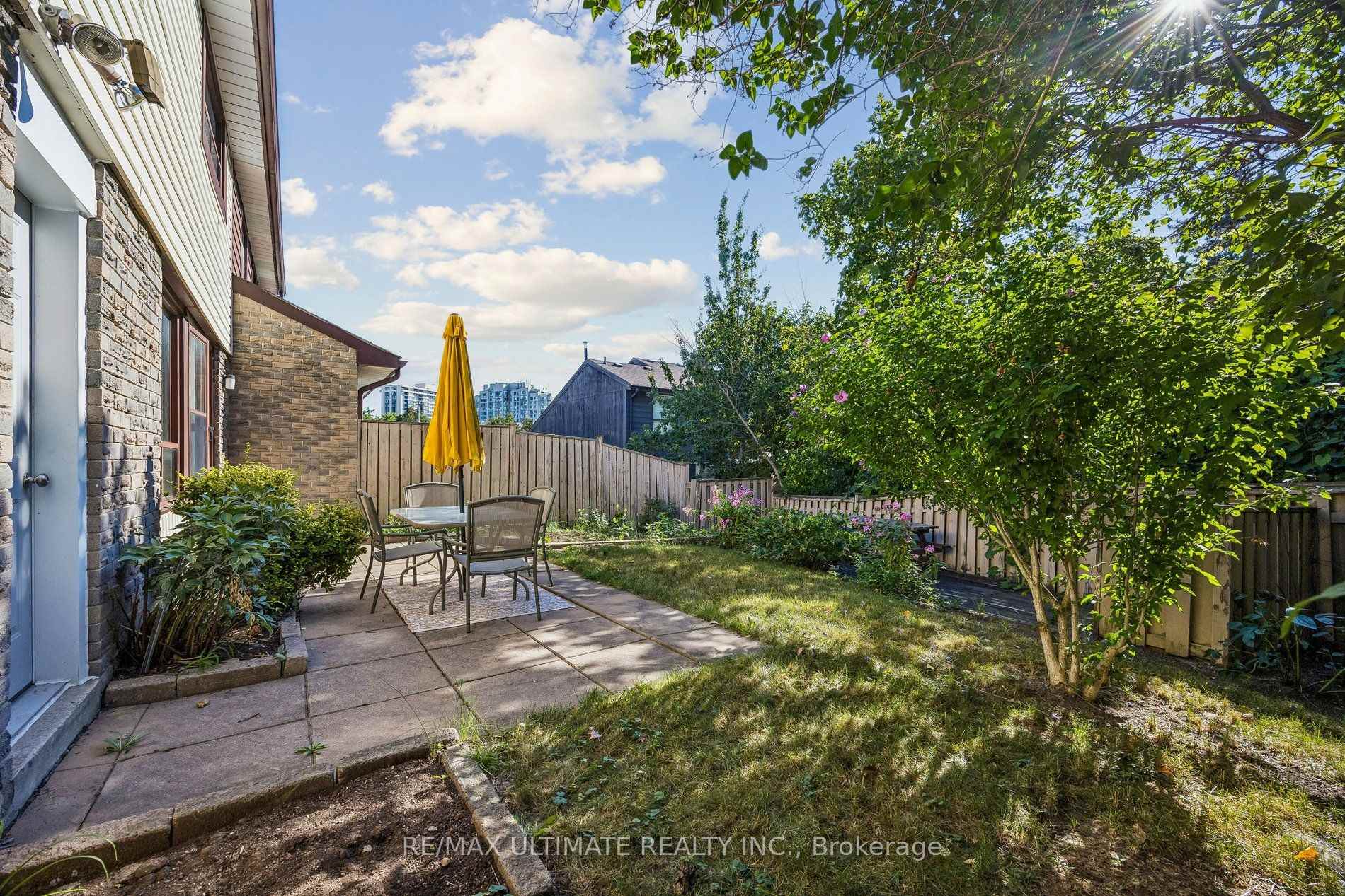 Photo 41 of 7 Pumfrey Crescent, Etobicoke, Mount Olive-Silverstone-Jamestown — HOMEH