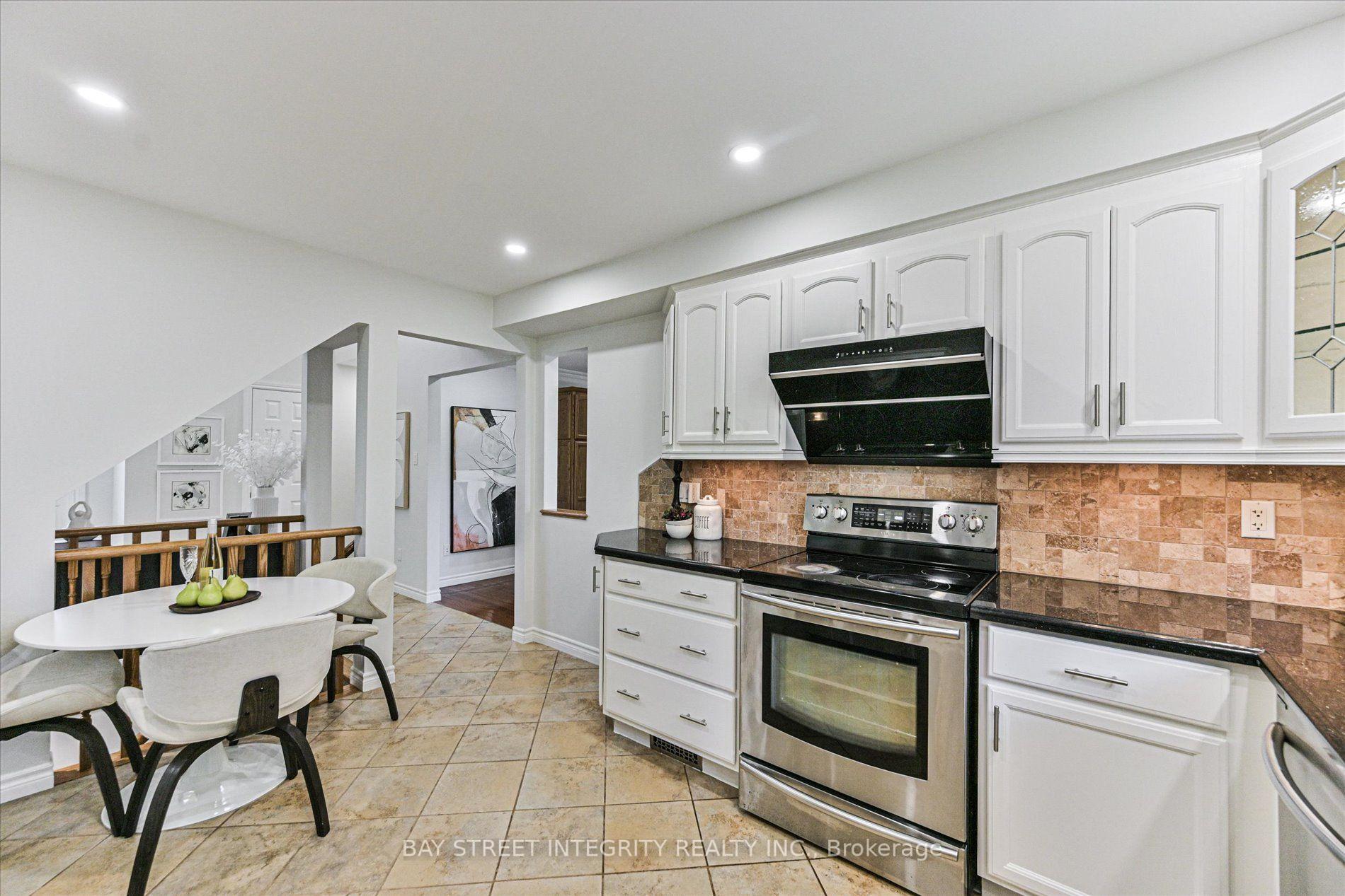 Photo 18 of 2381 Lyford Lane, Burlington, Brant Hills — HOMEH