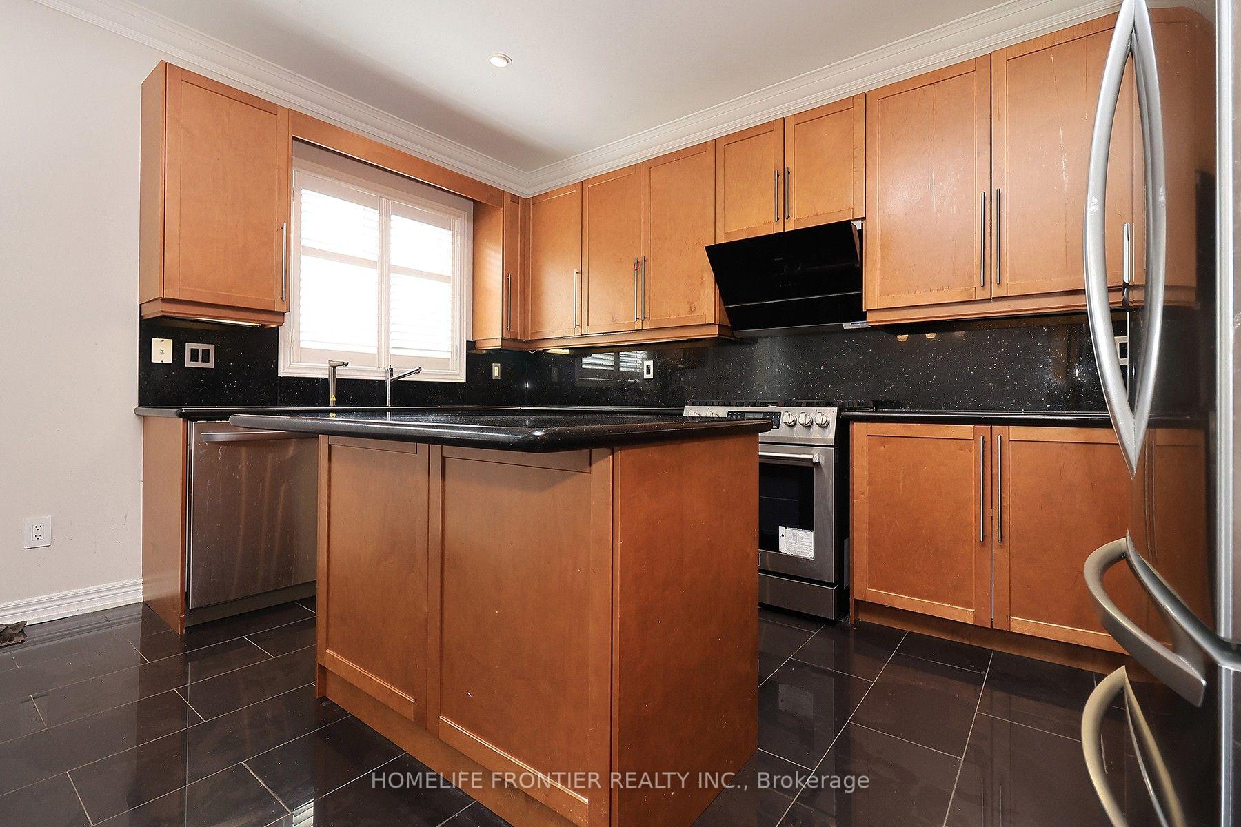 Photo 7 of 56 Twin Hills Crescent, Vaughan, Vellore Village — HOMEH
