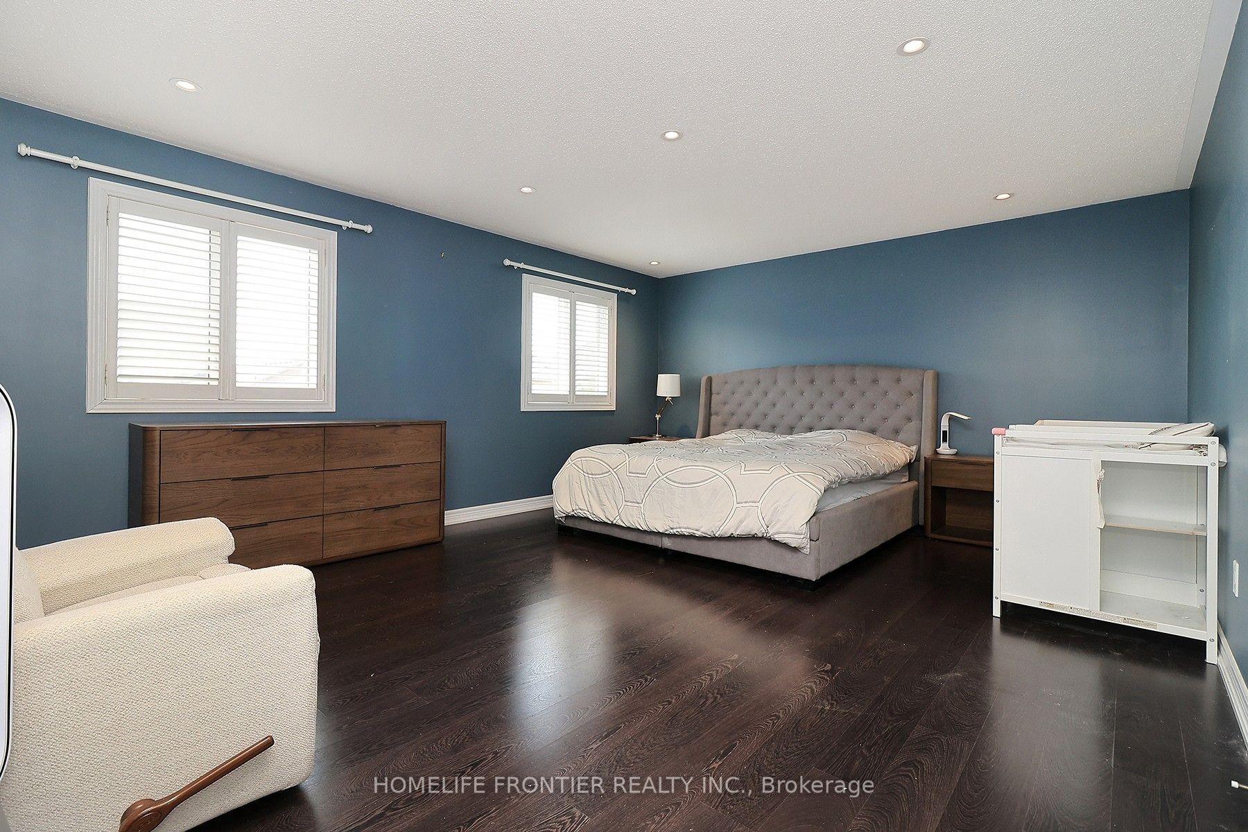 Photo 8 of 56 Twin Hills Crescent, Vaughan, Vellore Village — HOMEH