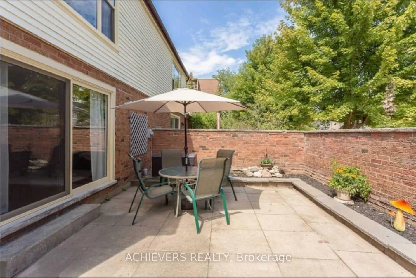 Photo 2 of 770 Fanshawe Park Road E, London, North E — HOMEH
