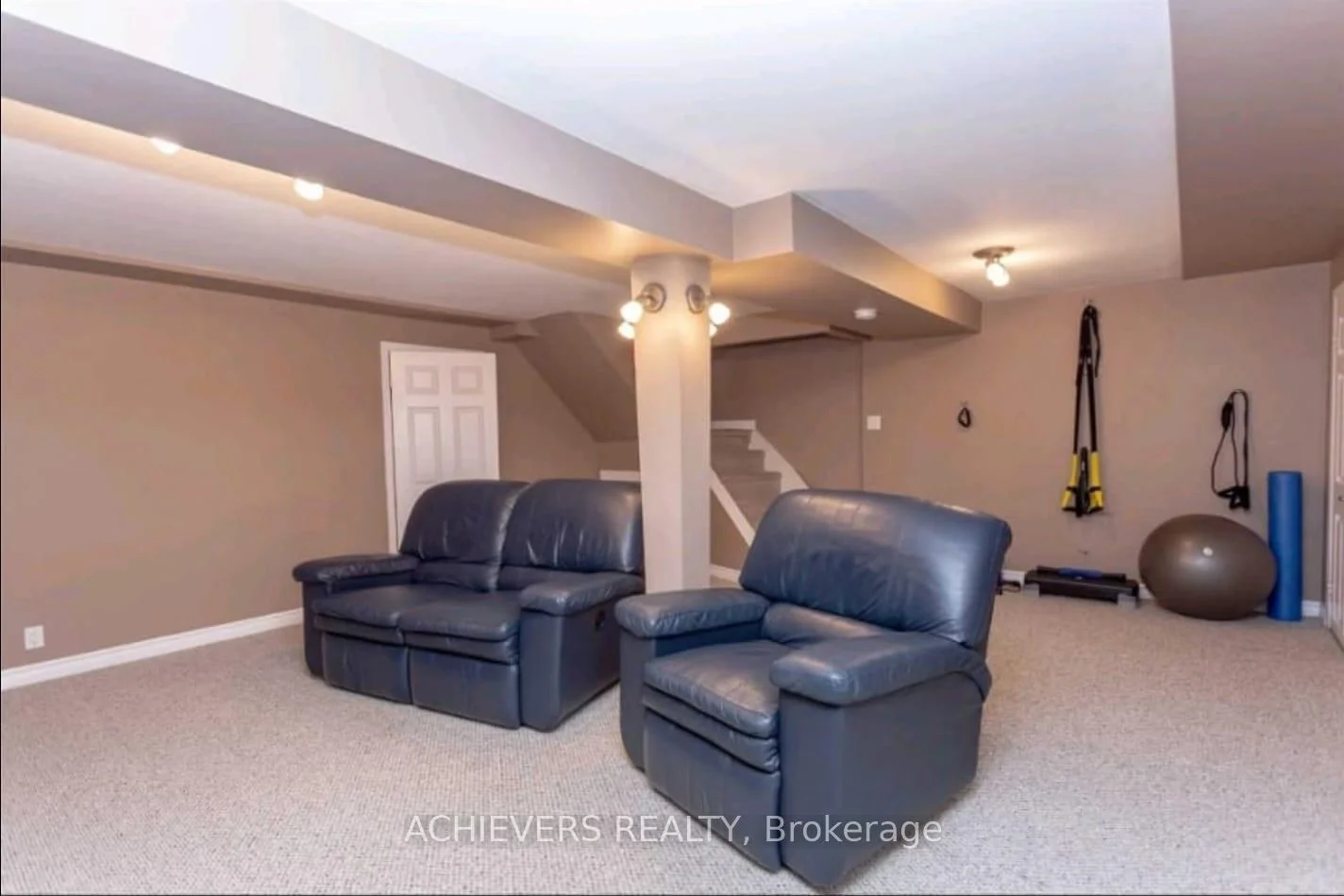 Photo 8 of 770 Fanshawe Park Road E, London, North E — HOMEH