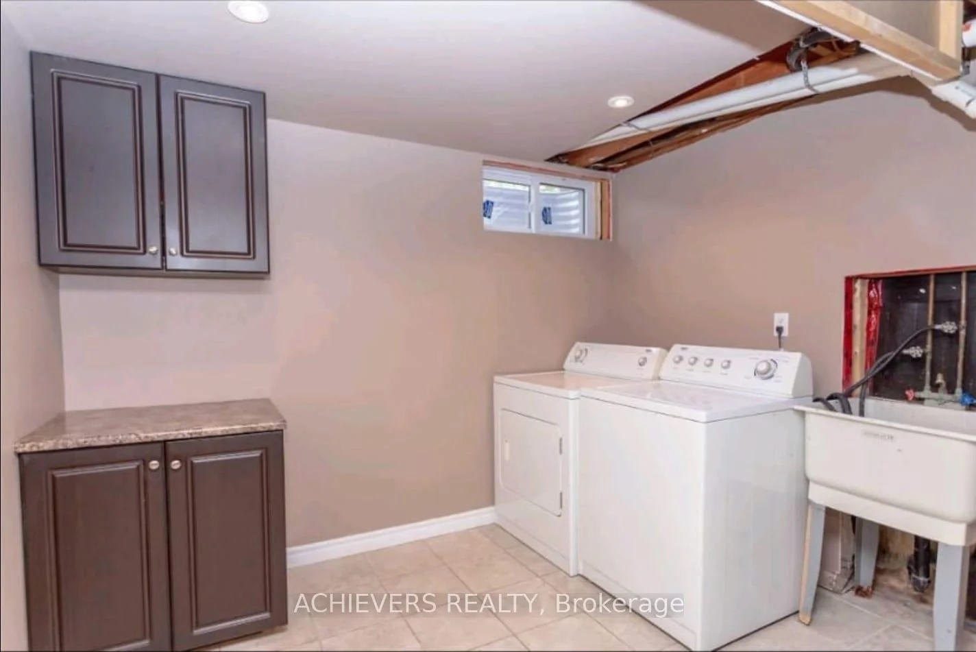 Photo 9 of 770 Fanshawe Park Road E, London, North E — HOMEH