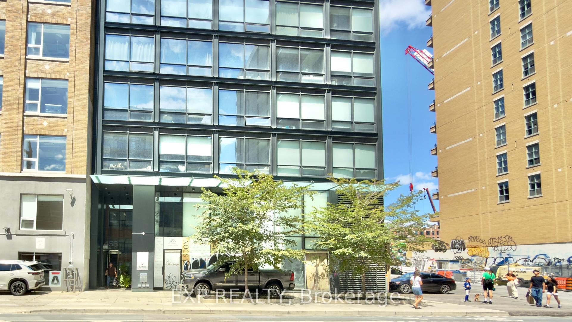 Front of Unit 401, 458 Richmond Street W