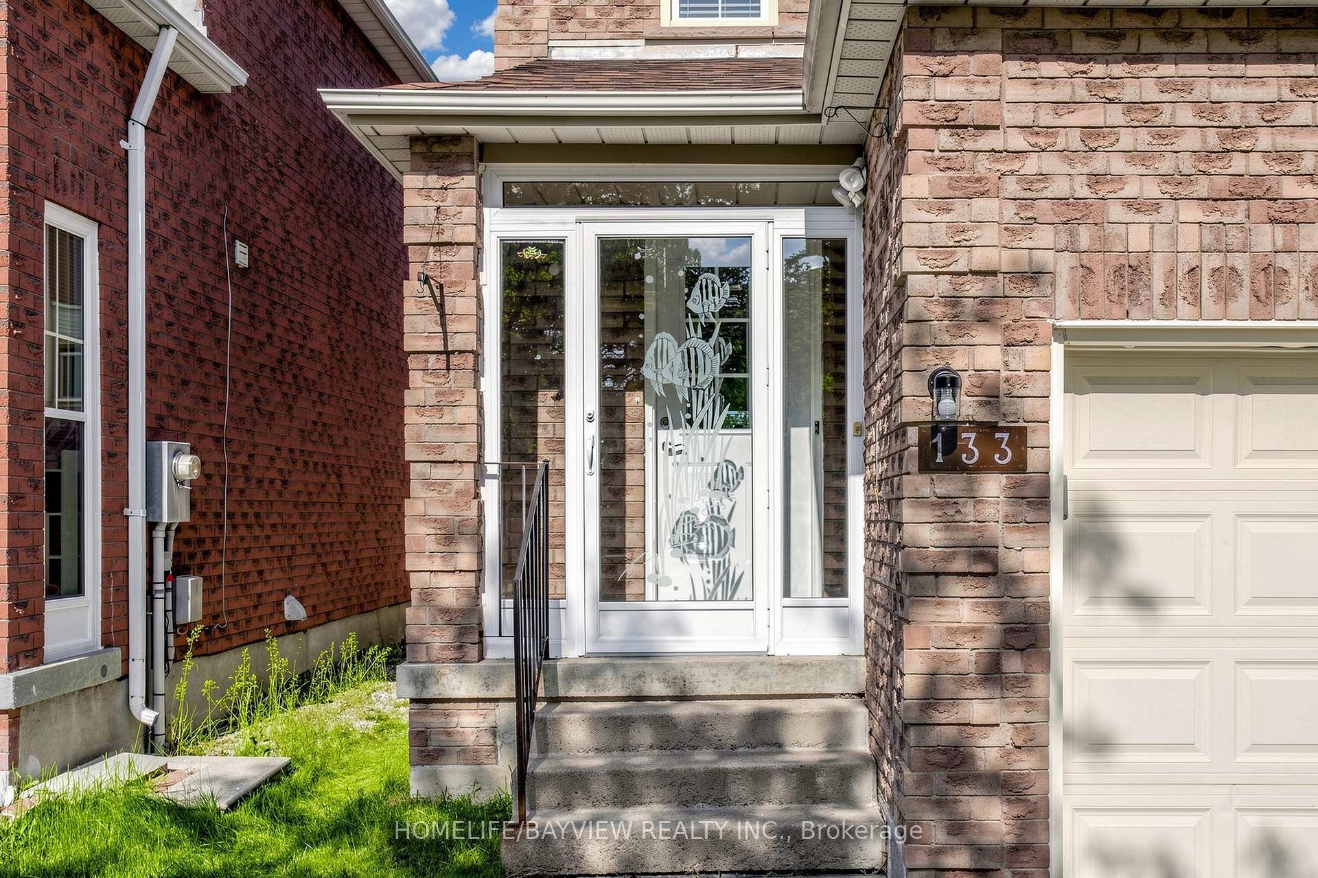 Photo 2 of 133 Laird Drive, Markham, Middlefield — HOMEH