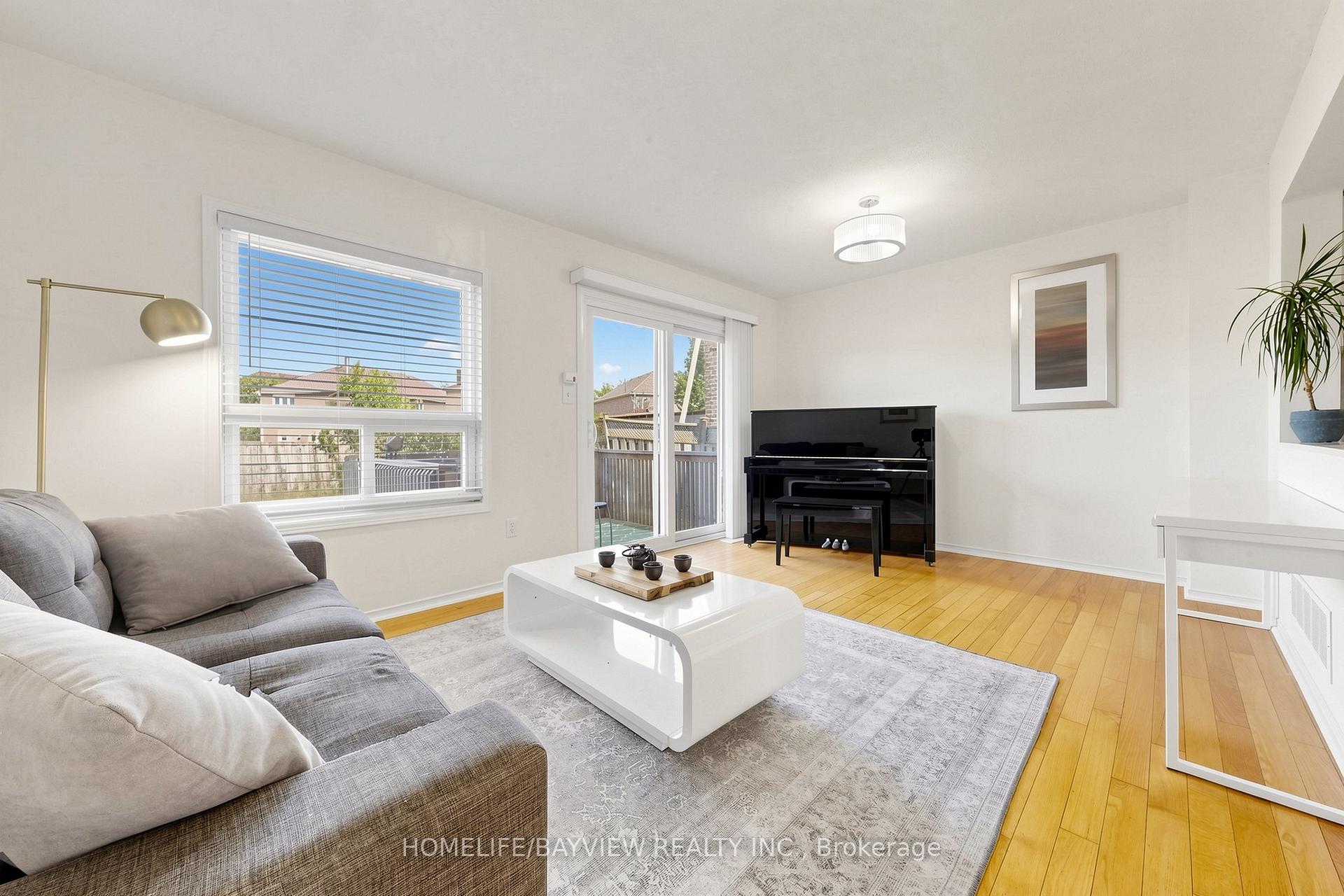 Photo 5 of 133 Laird Drive, Markham, Middlefield — HOMEH