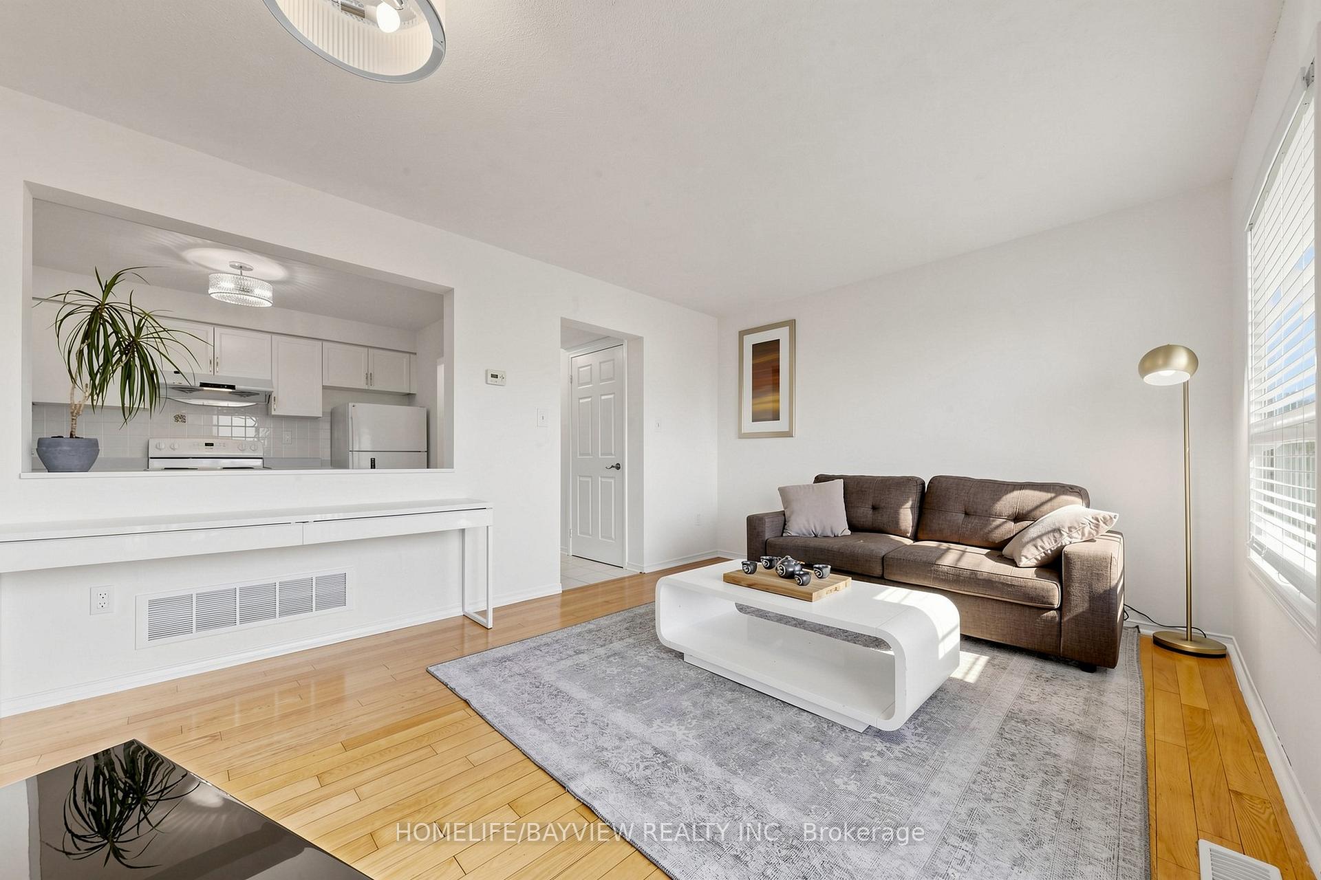 Photo 7 of 133 Laird Drive, Markham, Middlefield — HOMEH