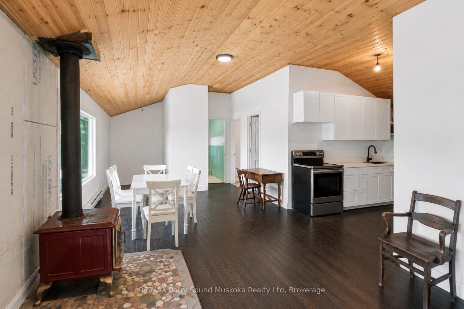 Photo 6 of 169 Paradise Lane, First Nations — HOMEH