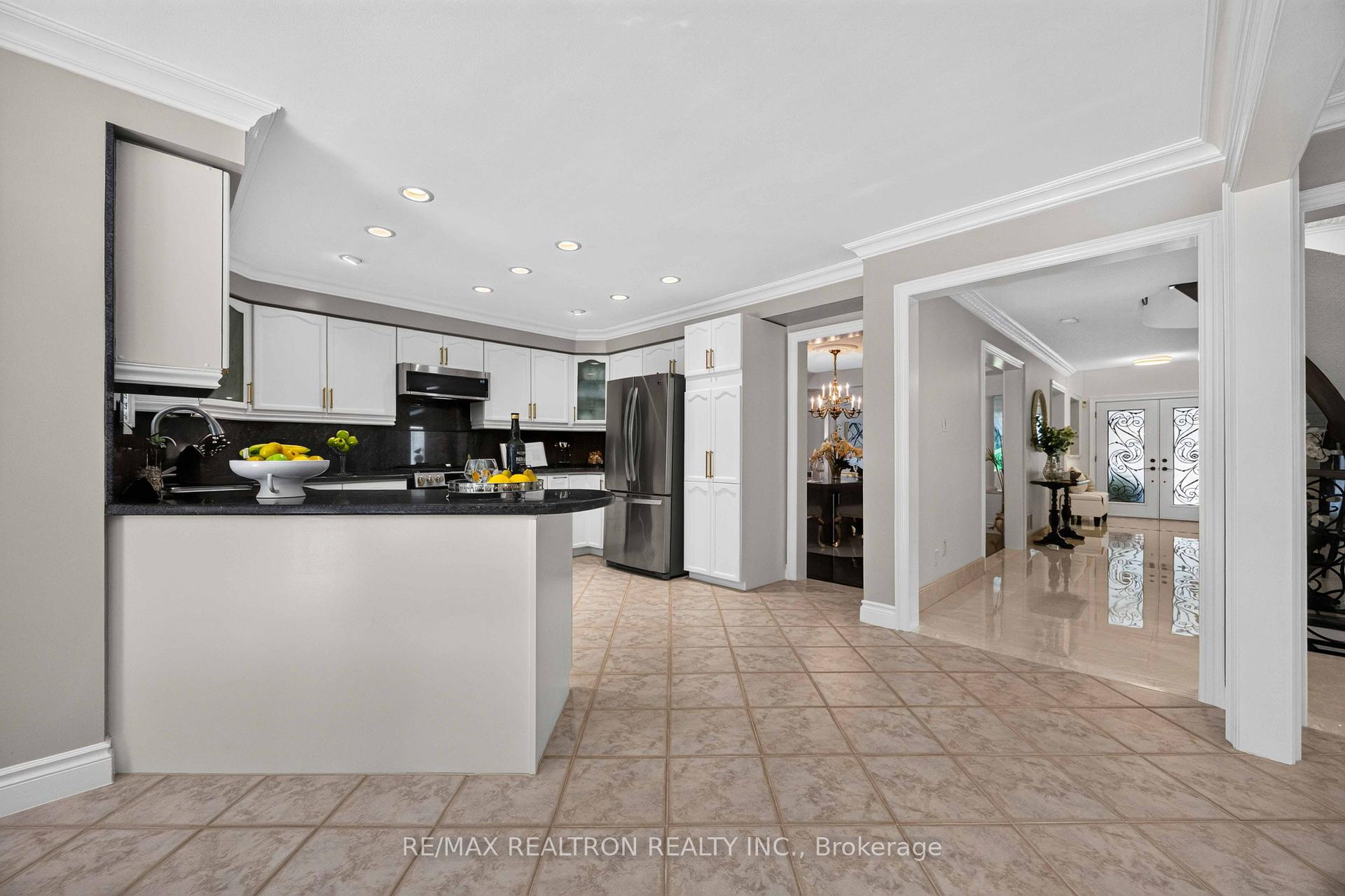 Photo 16 of 763 Hollander Road, Newmarket, Gorham-College Manor — HOMEH