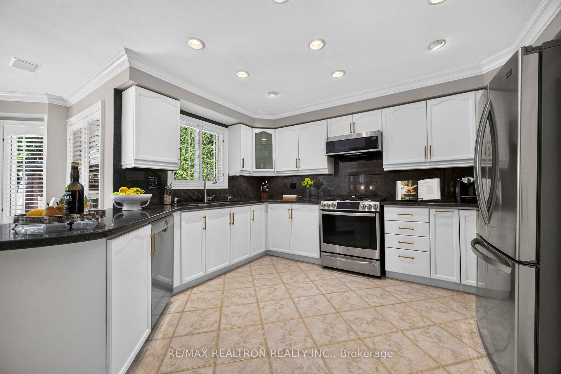 Photo 17 of 763 Hollander Road, Newmarket, Gorham-College Manor — HOMEH