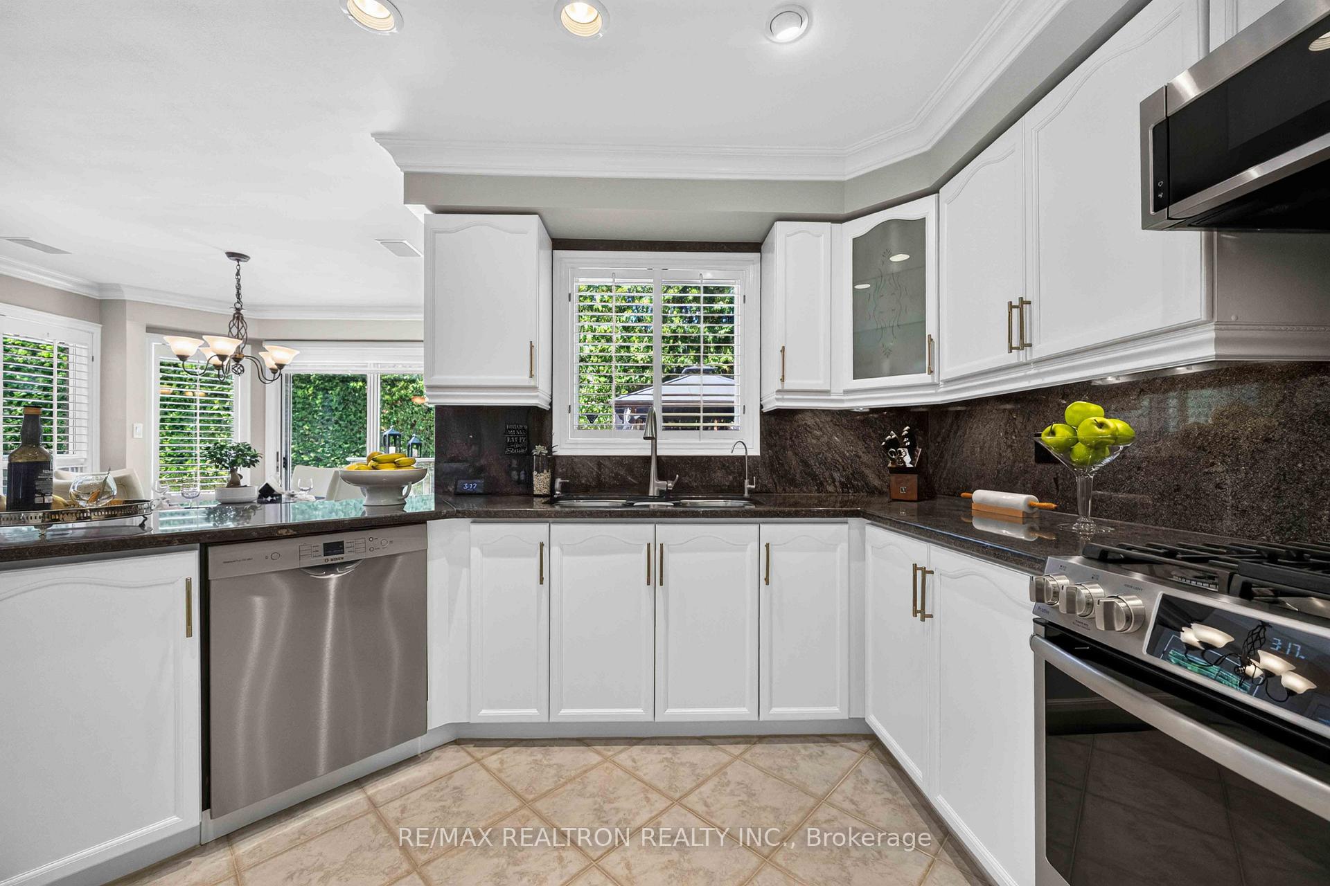 Photo 18 of 763 Hollander Road, Newmarket, Gorham-College Manor — HOMEH