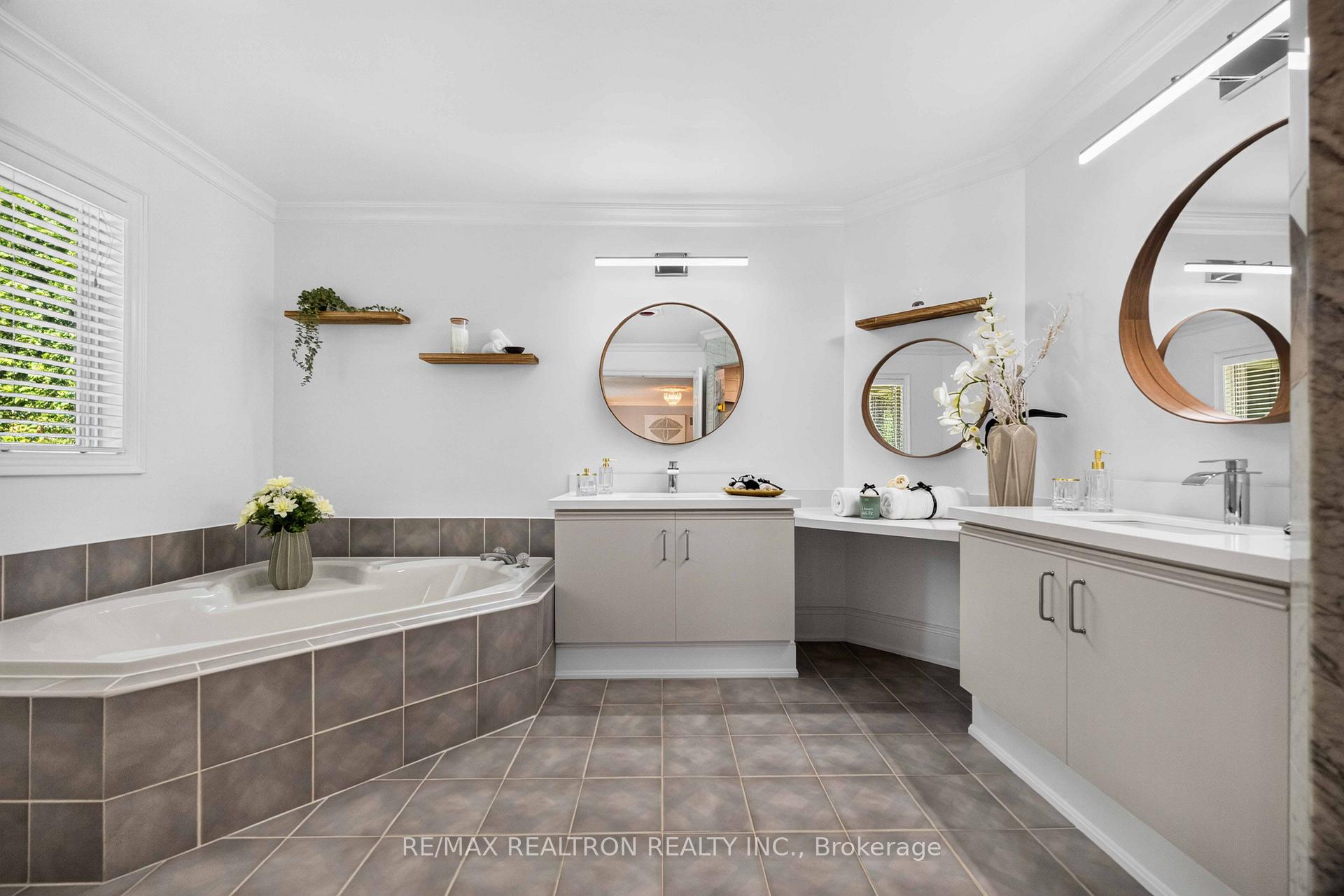 Photo 27 of 763 Hollander Road, Newmarket, Gorham-College Manor — HOMEH