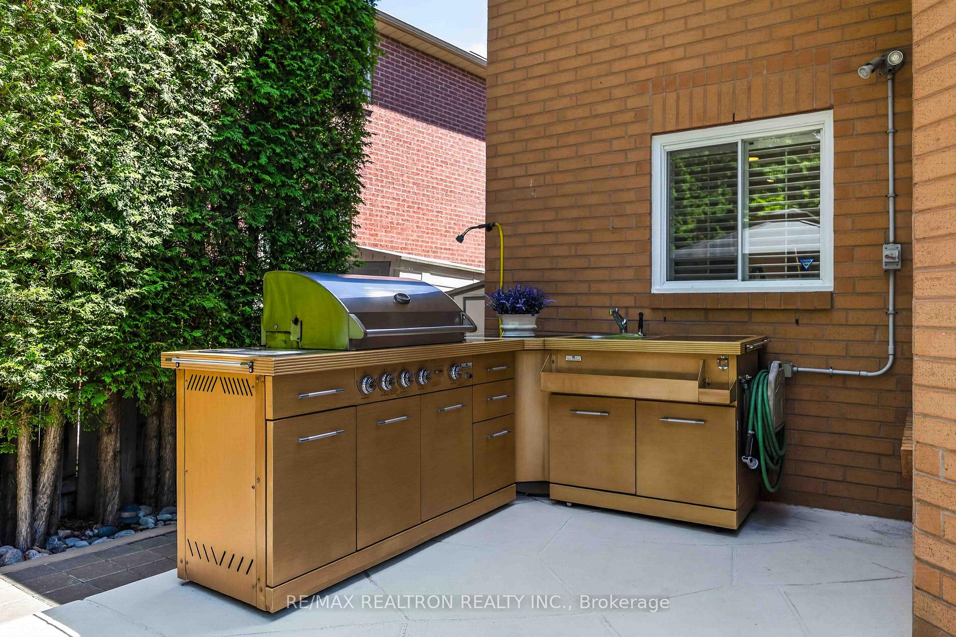 Photo 41 of 763 Hollander Road, Newmarket, Gorham-College Manor — HOMEH