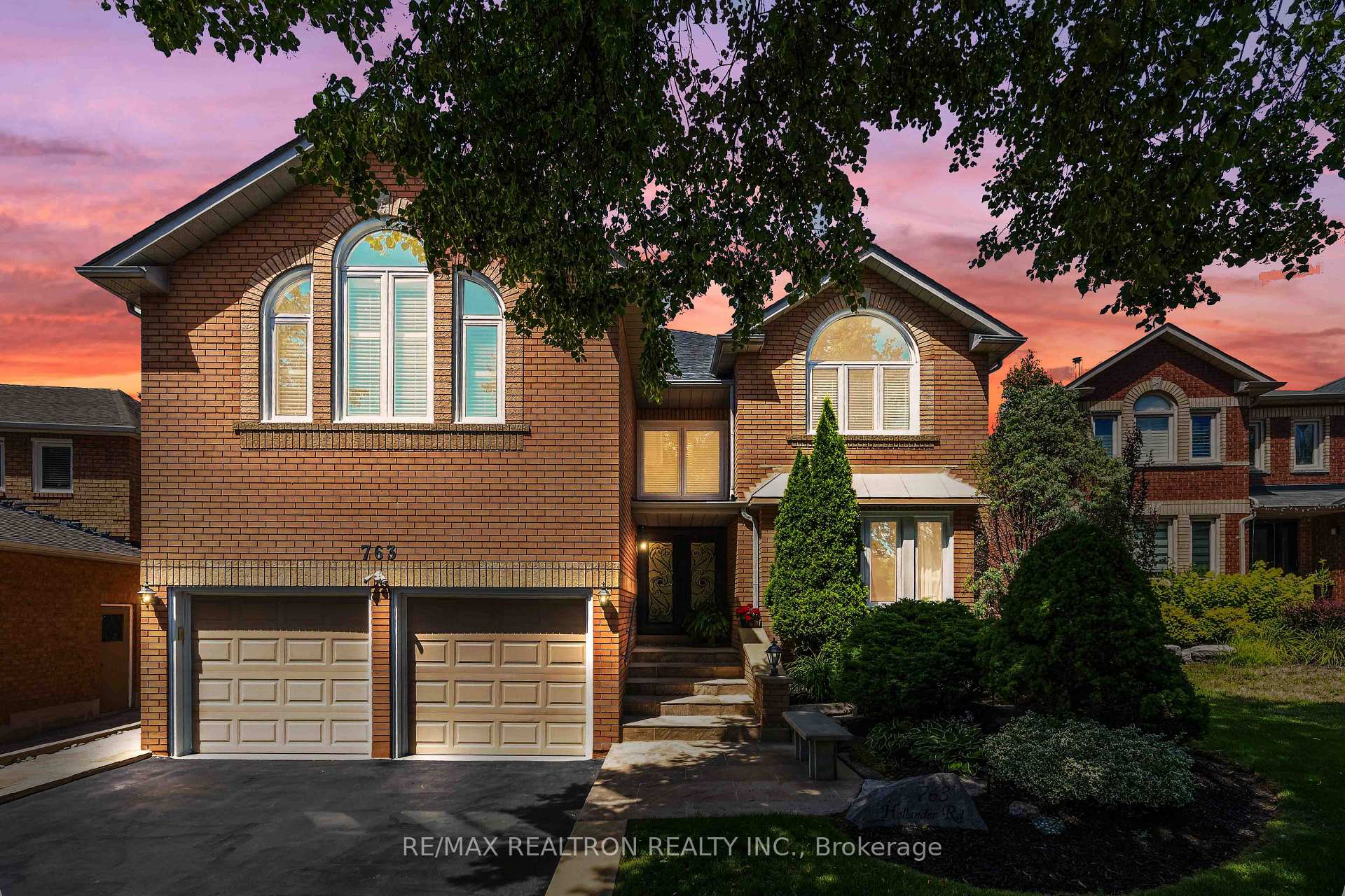 Photo 3 of 763 Hollander Road, Newmarket, Gorham-College Manor — HOMEH
