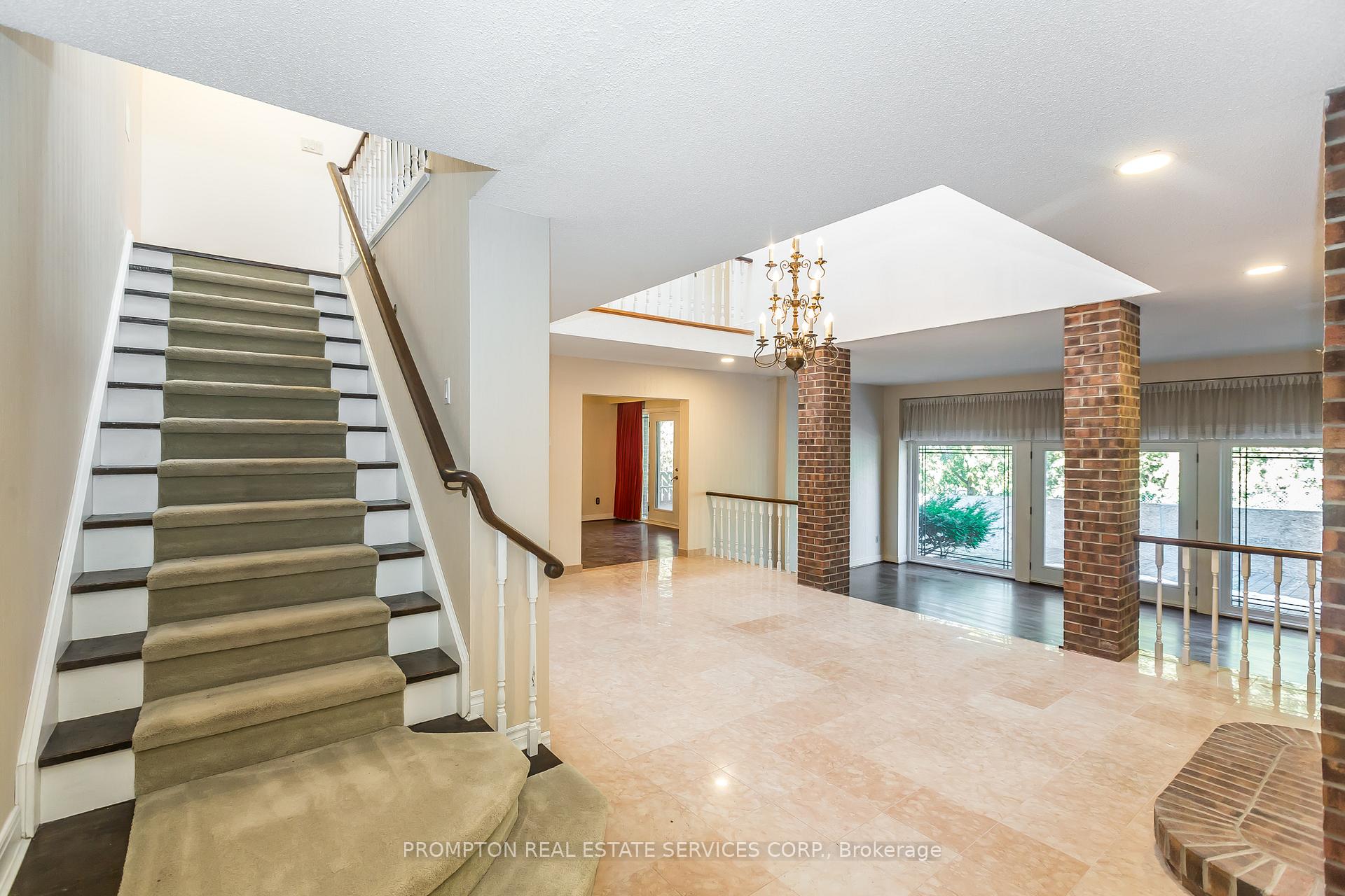 Photo 2 of 4 Sagewood Drive, North York, Banbury-Don Mills — HOMEH