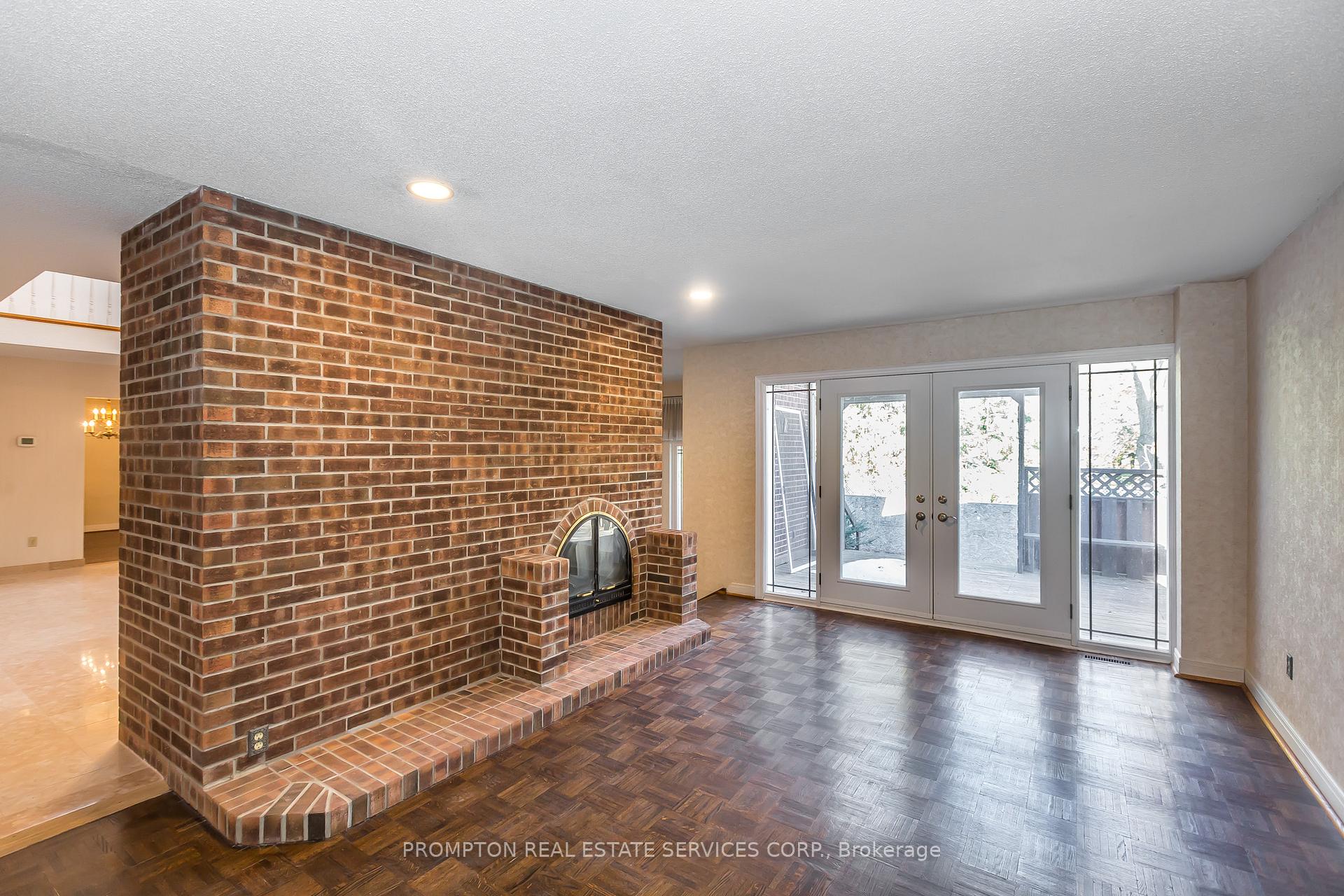 Photo 7 of 4 Sagewood Drive, North York, Banbury-Don Mills — HOMEH