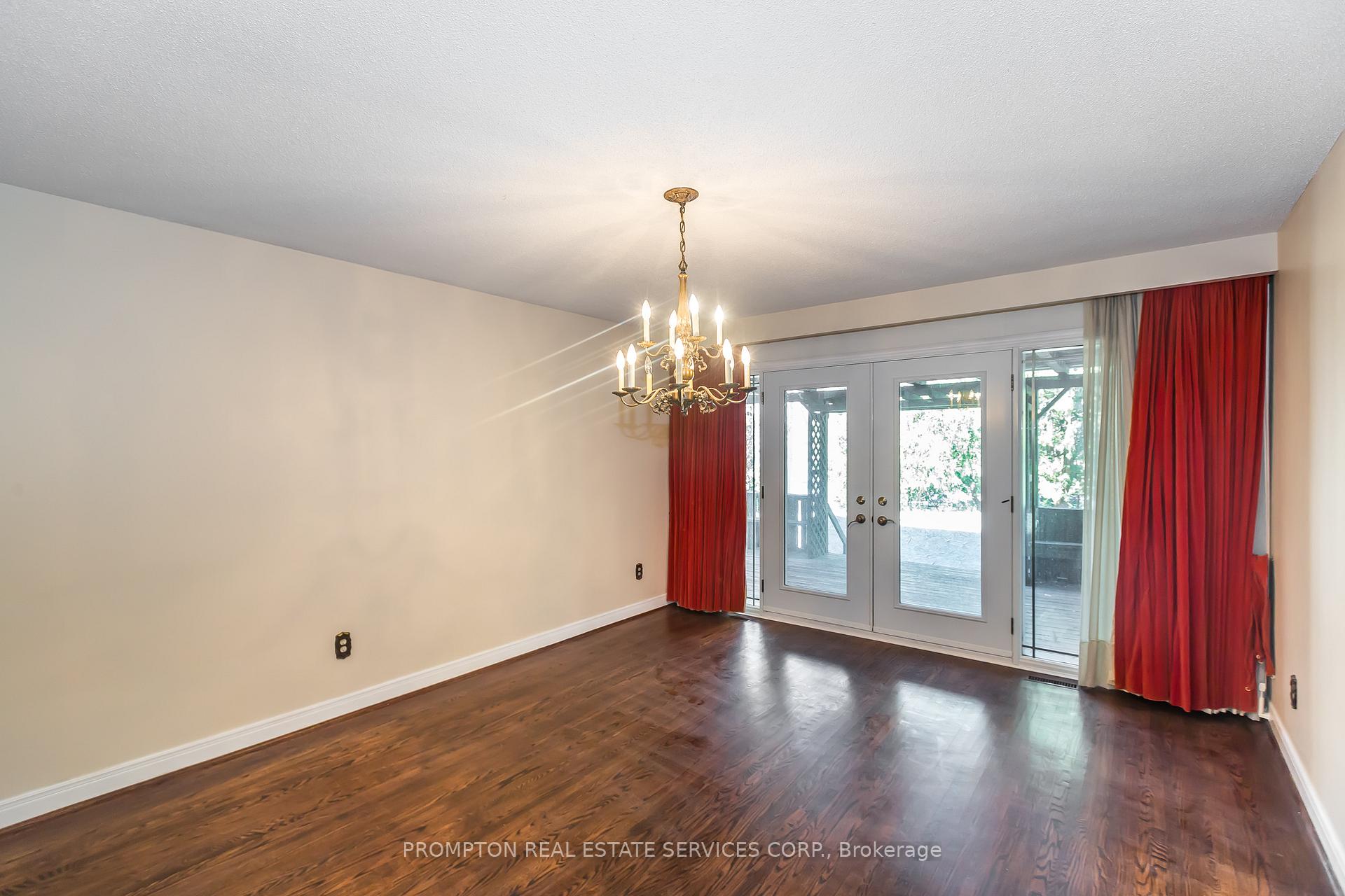 Photo 8 of 4 Sagewood Drive, North York, Banbury-Don Mills — HOMEH