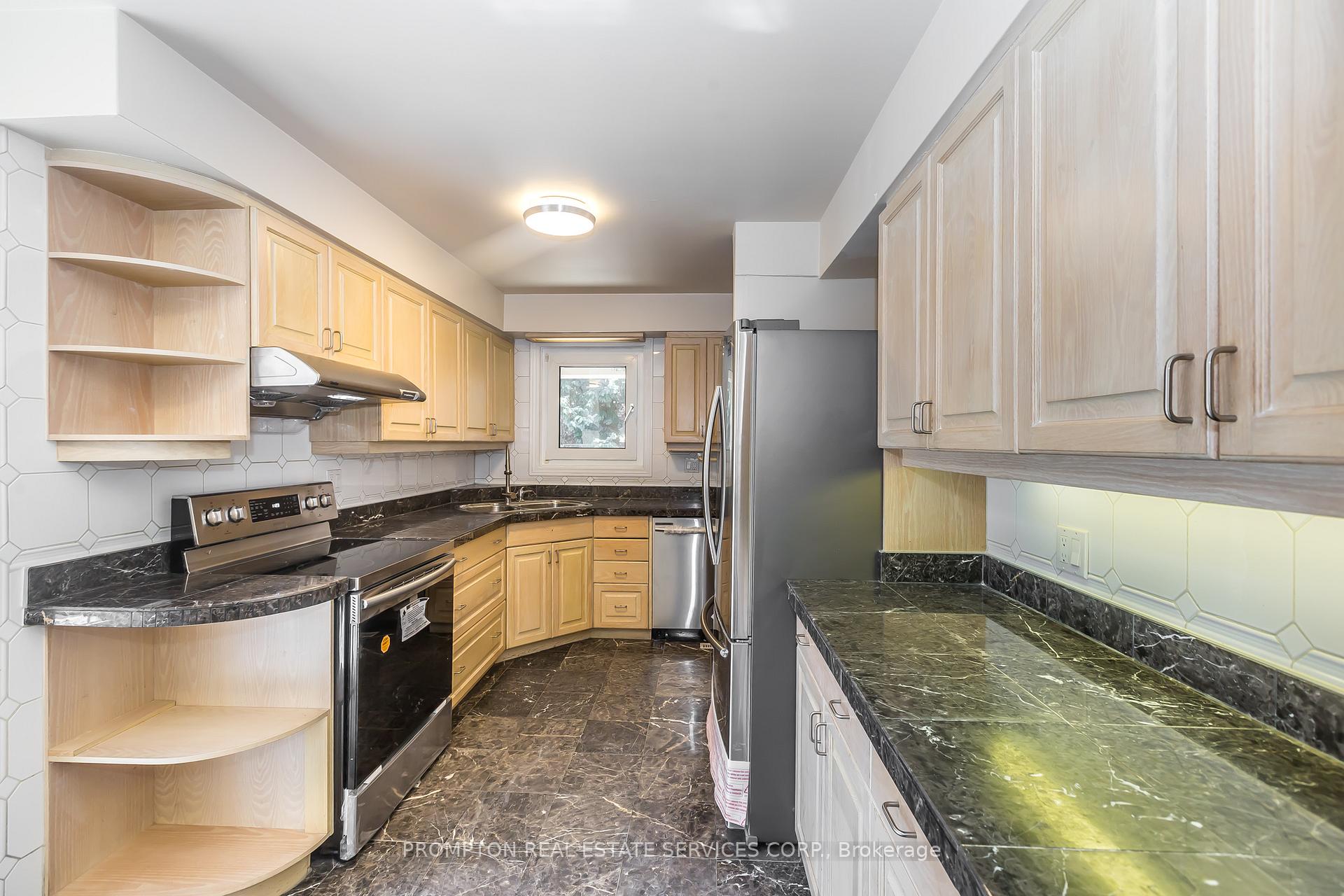 Photo 10 of 4 Sagewood Drive, North York, Banbury-Don Mills — HOMEH